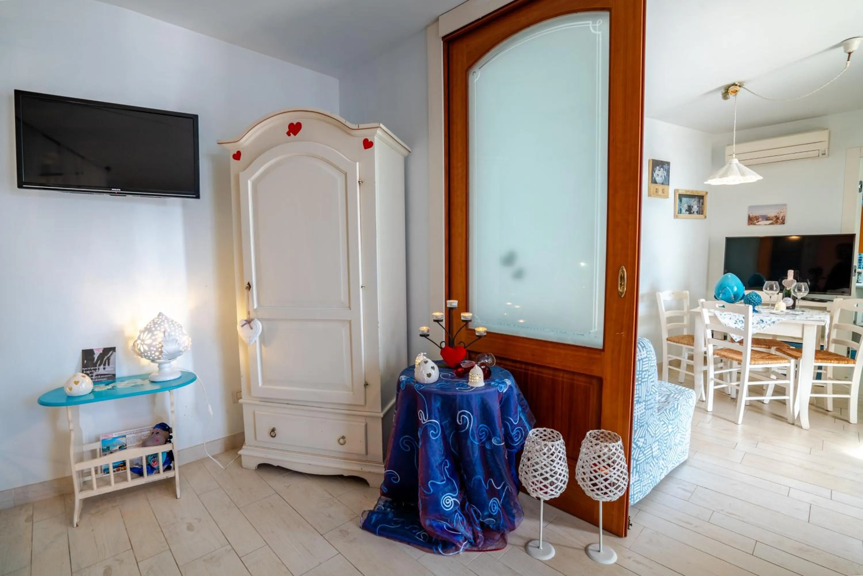 wardrobe in Petali Rosa