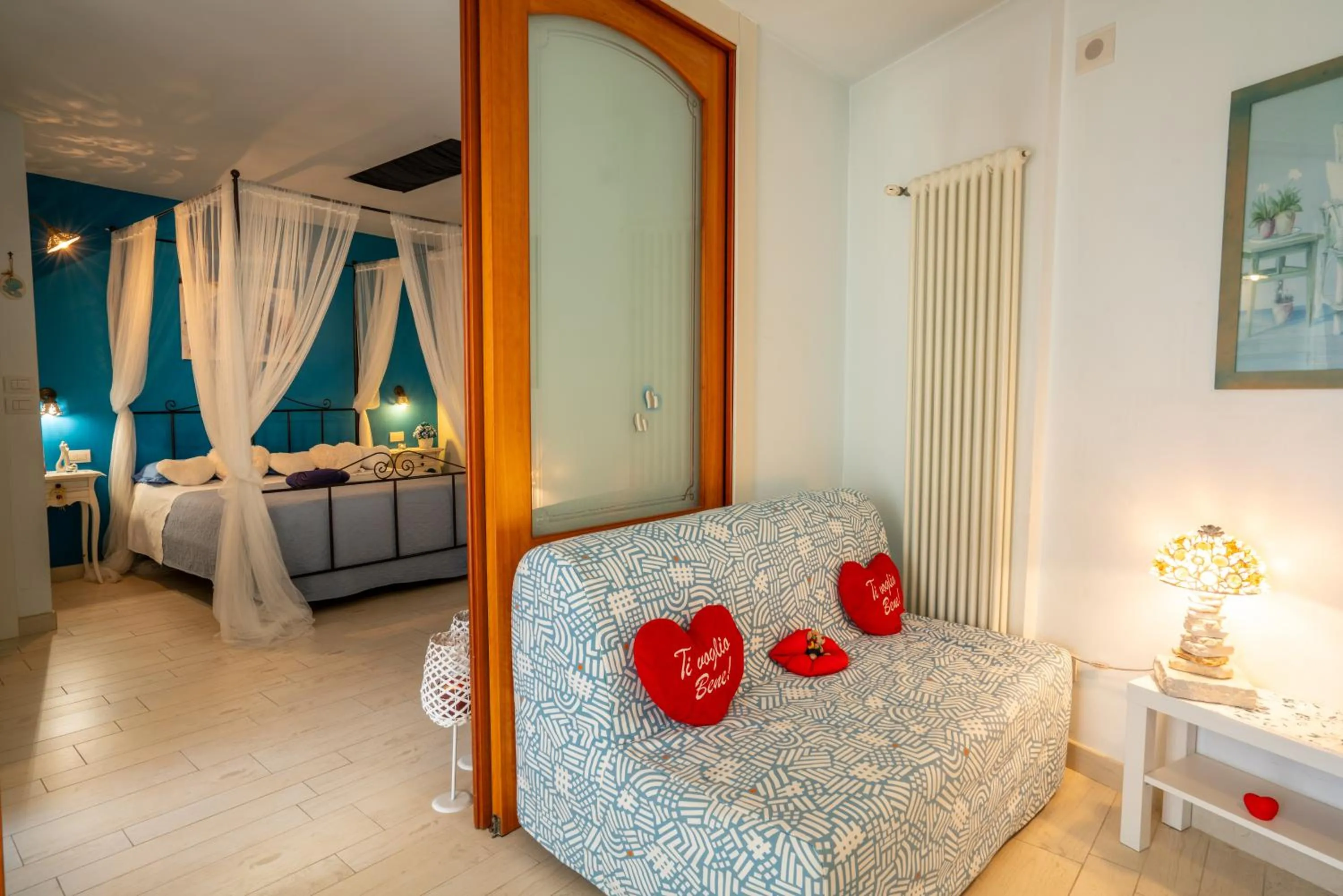 Bed in Petali Rosa
