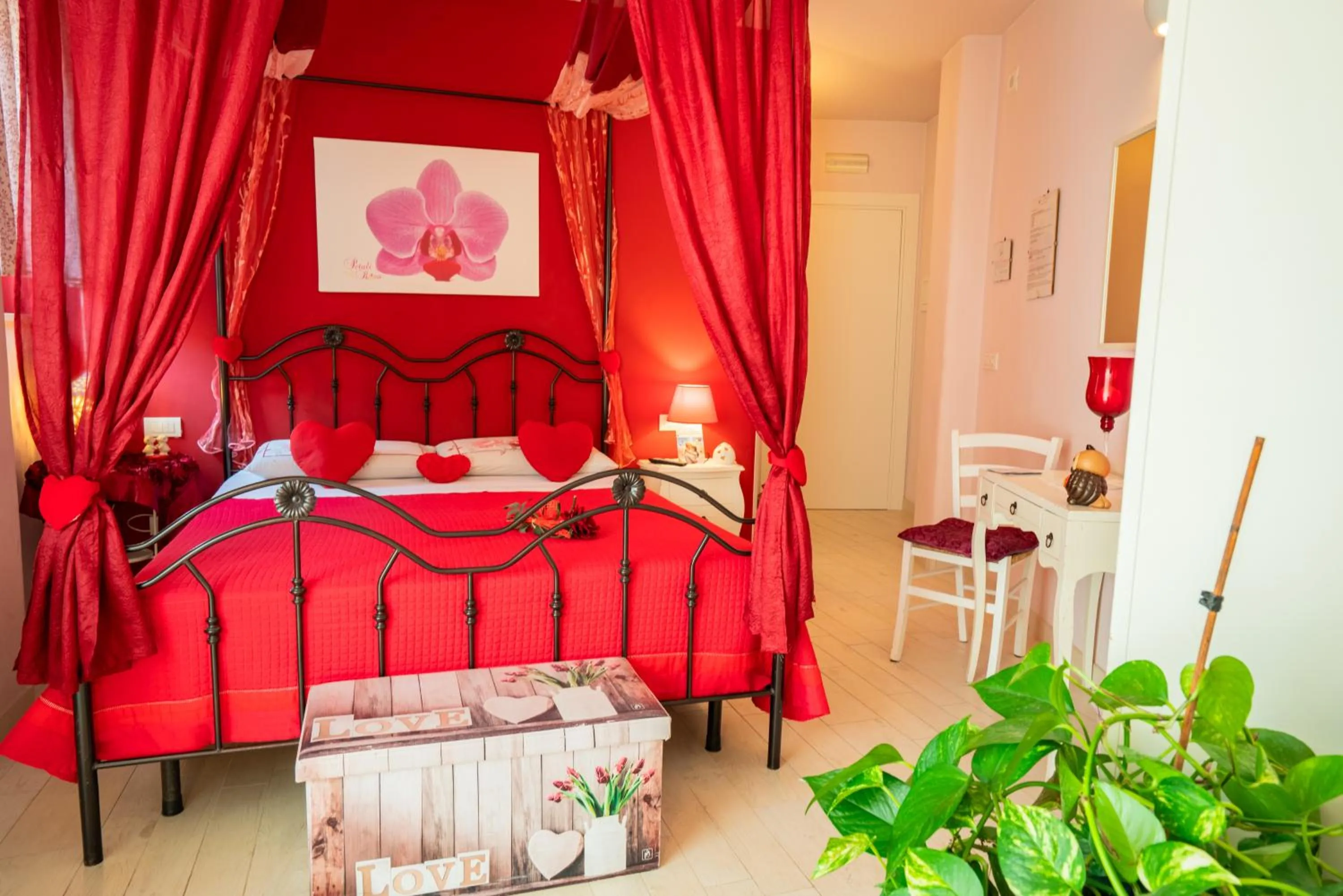 Bed in Petali Rosa