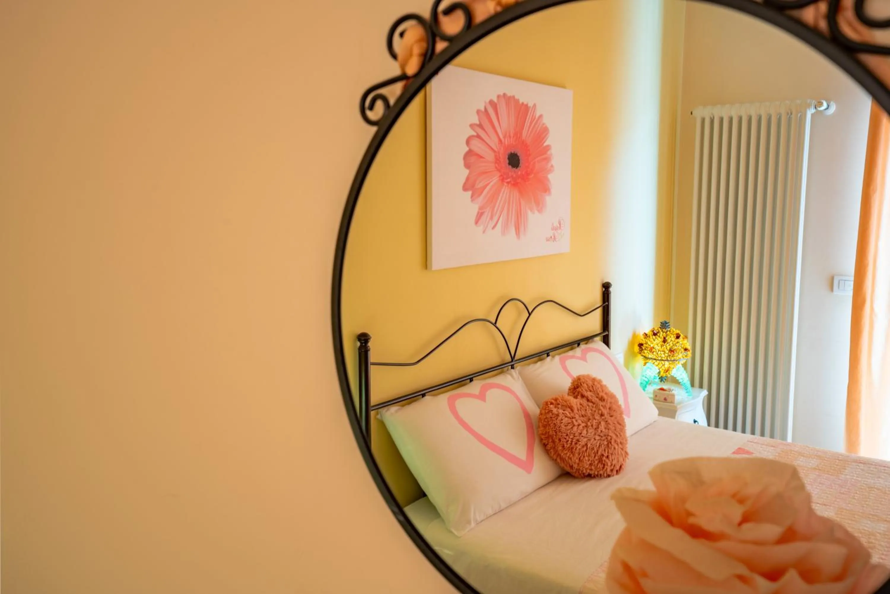 Bed in Petali Rosa