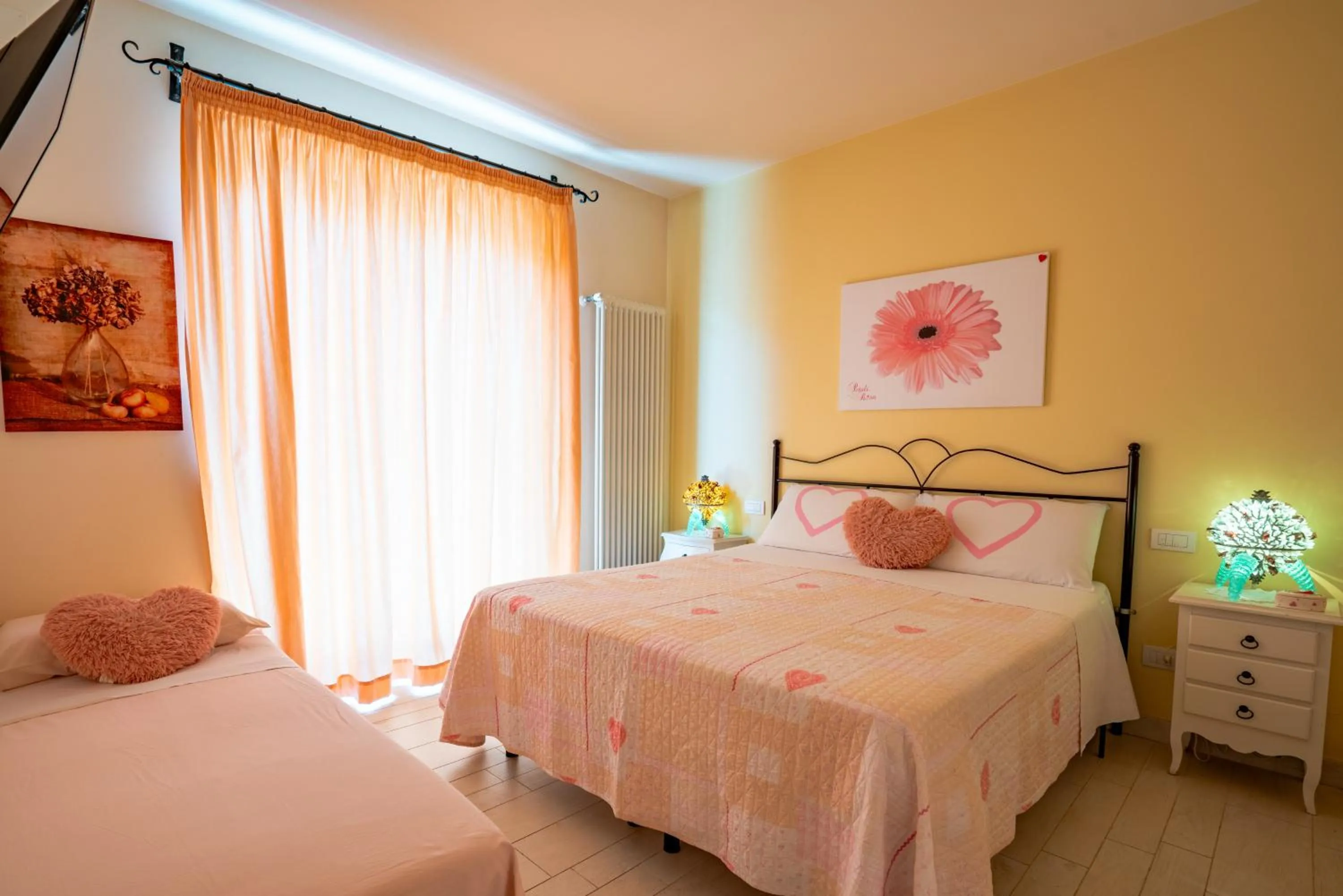 Bed in Petali Rosa