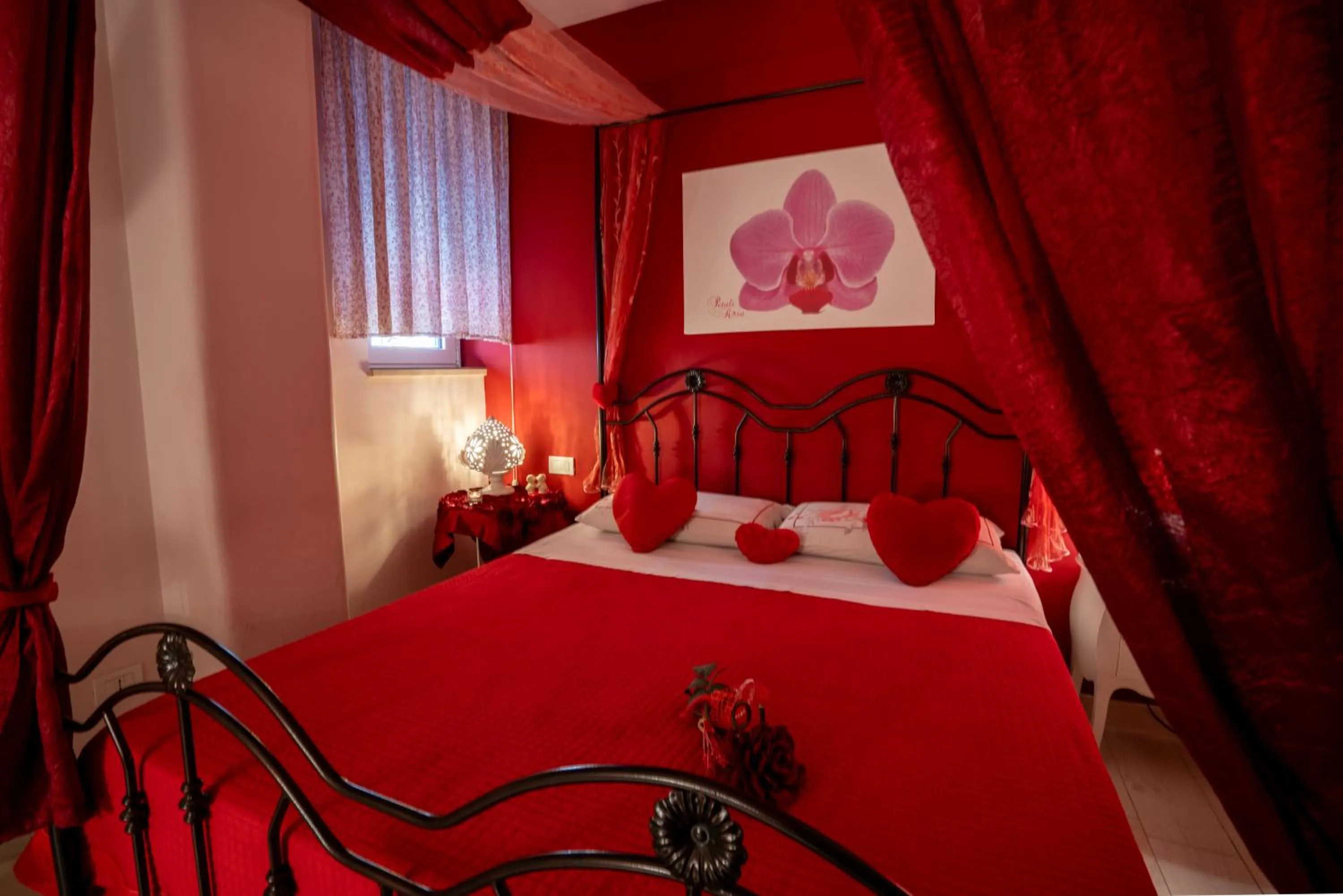 Bed in Petali Rosa