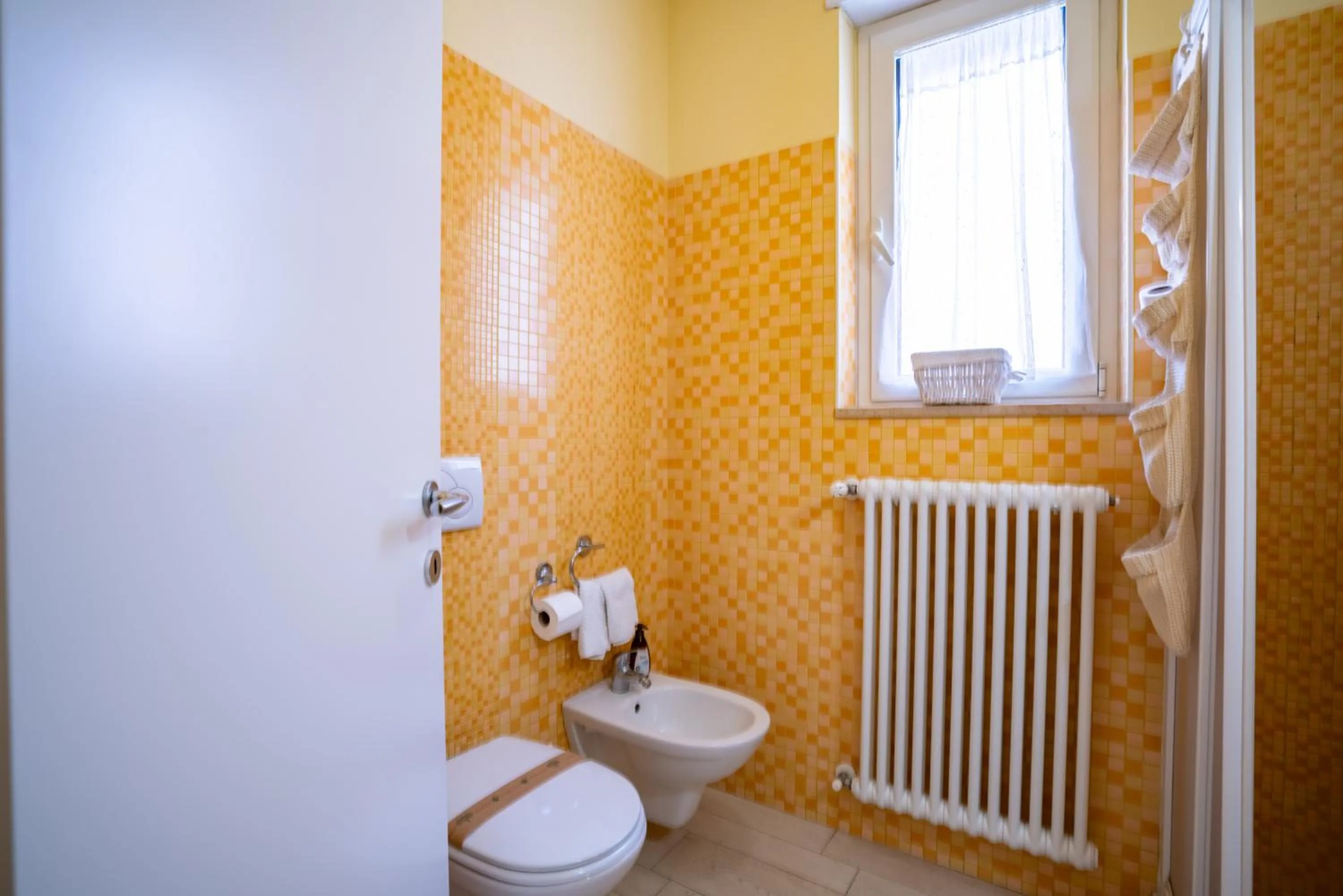 Toilet in Petali Rosa