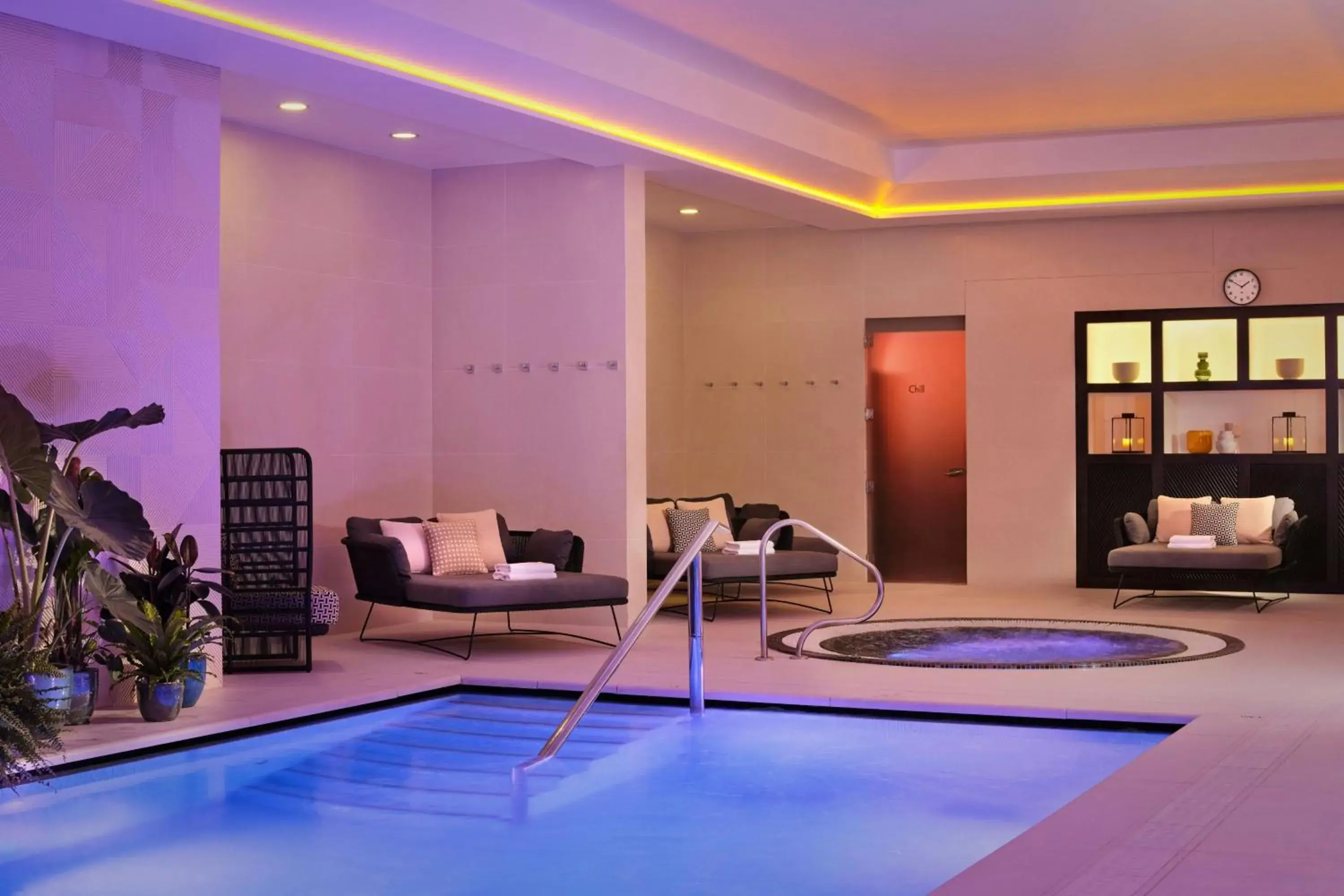 Swimming pool in Montcalm East, Autograph Collection Swimming pool in Montcalm East, Autograph Collection