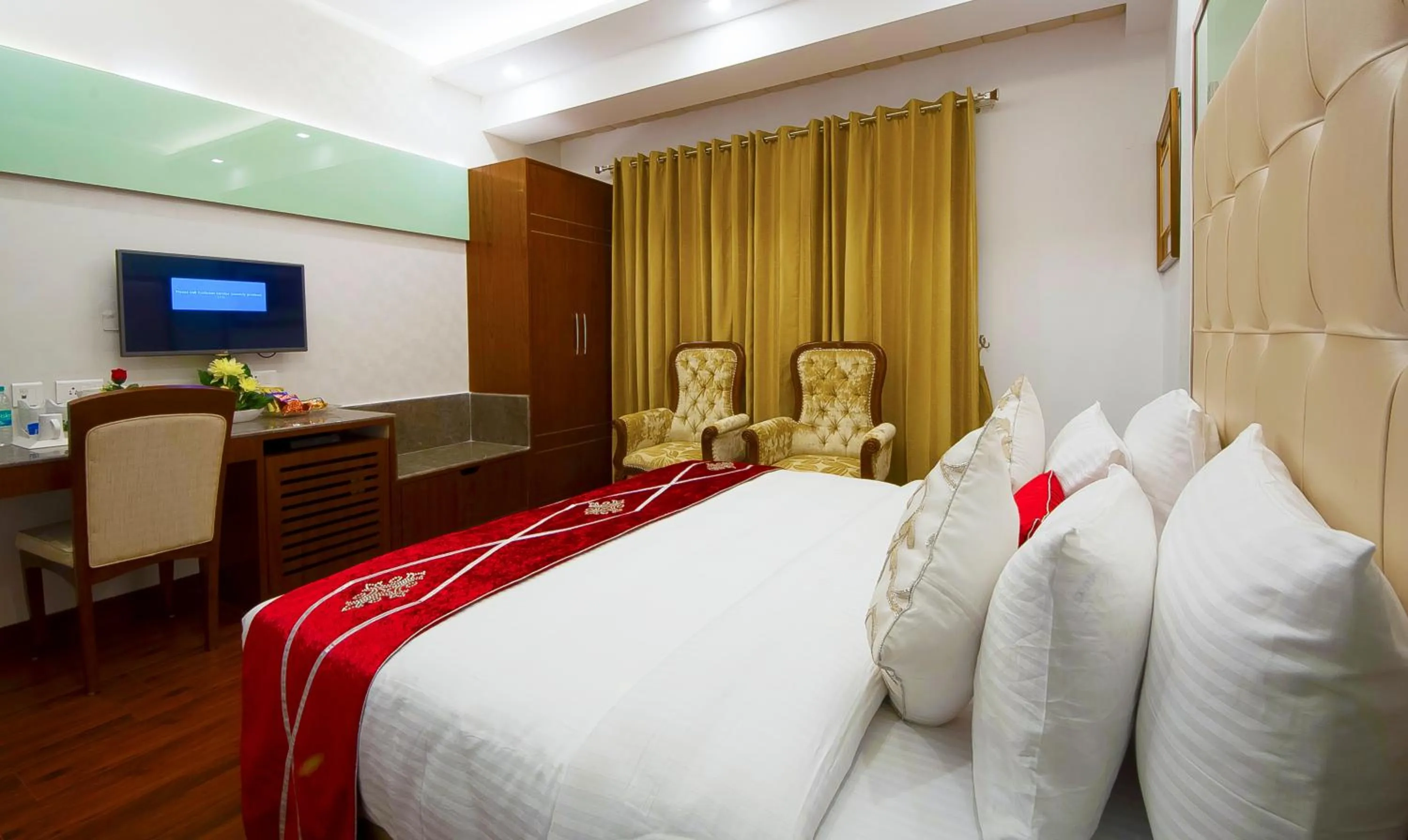 Bed in Hotel Swaran Palace