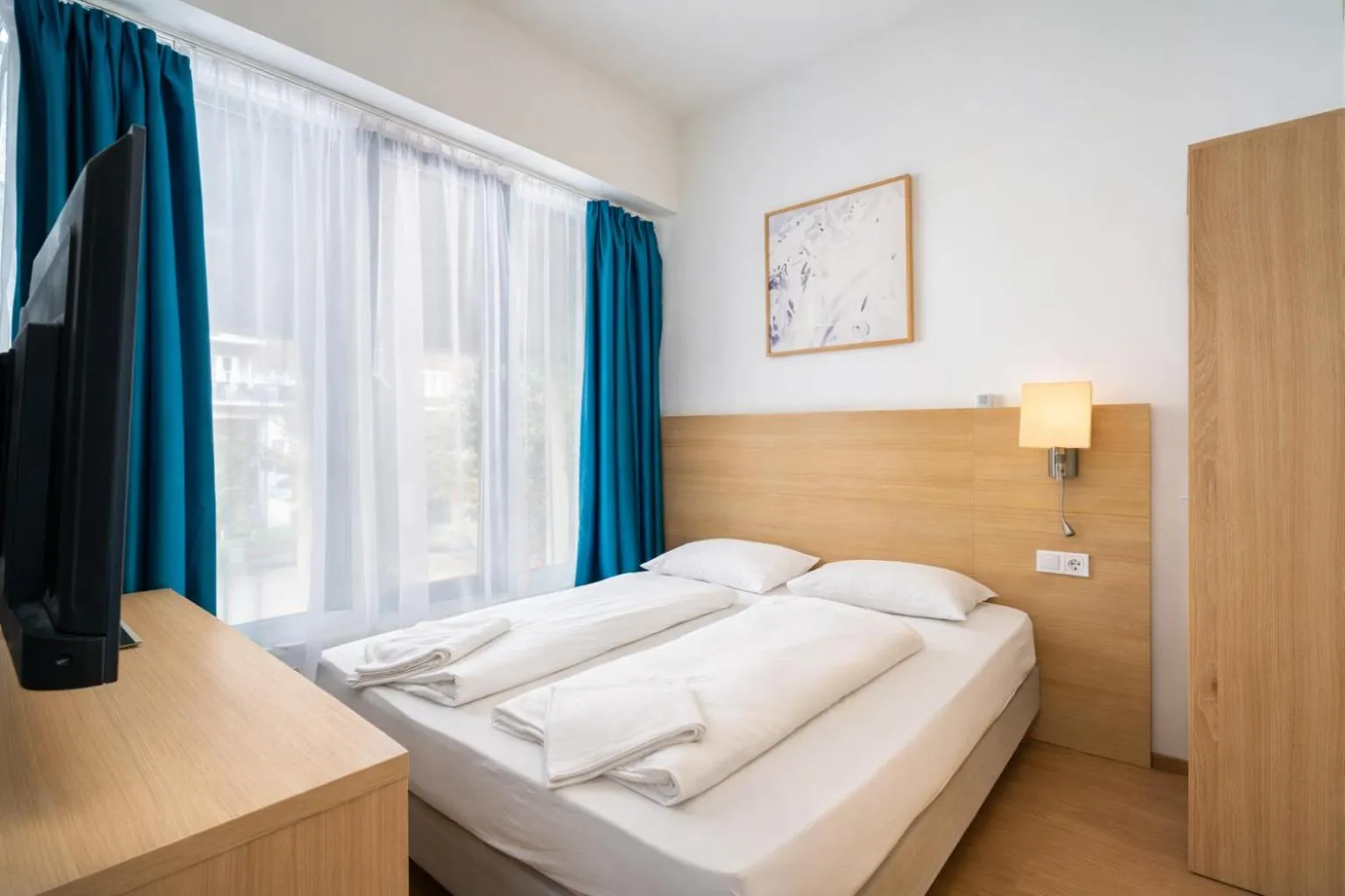 Photo of the whole room, Bed in WOW City Hostel