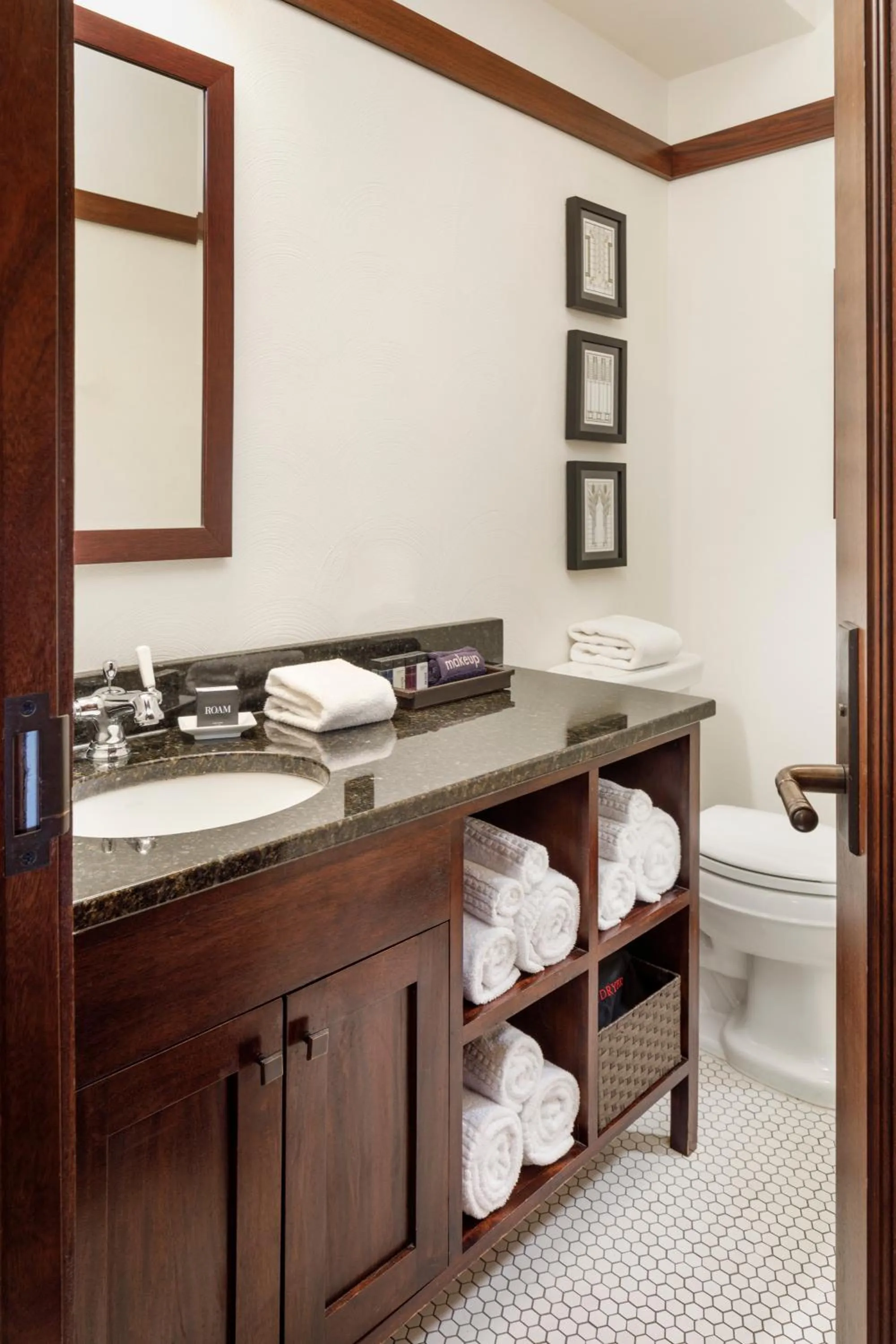 Bathroom in The Historic Park Inn Hotel