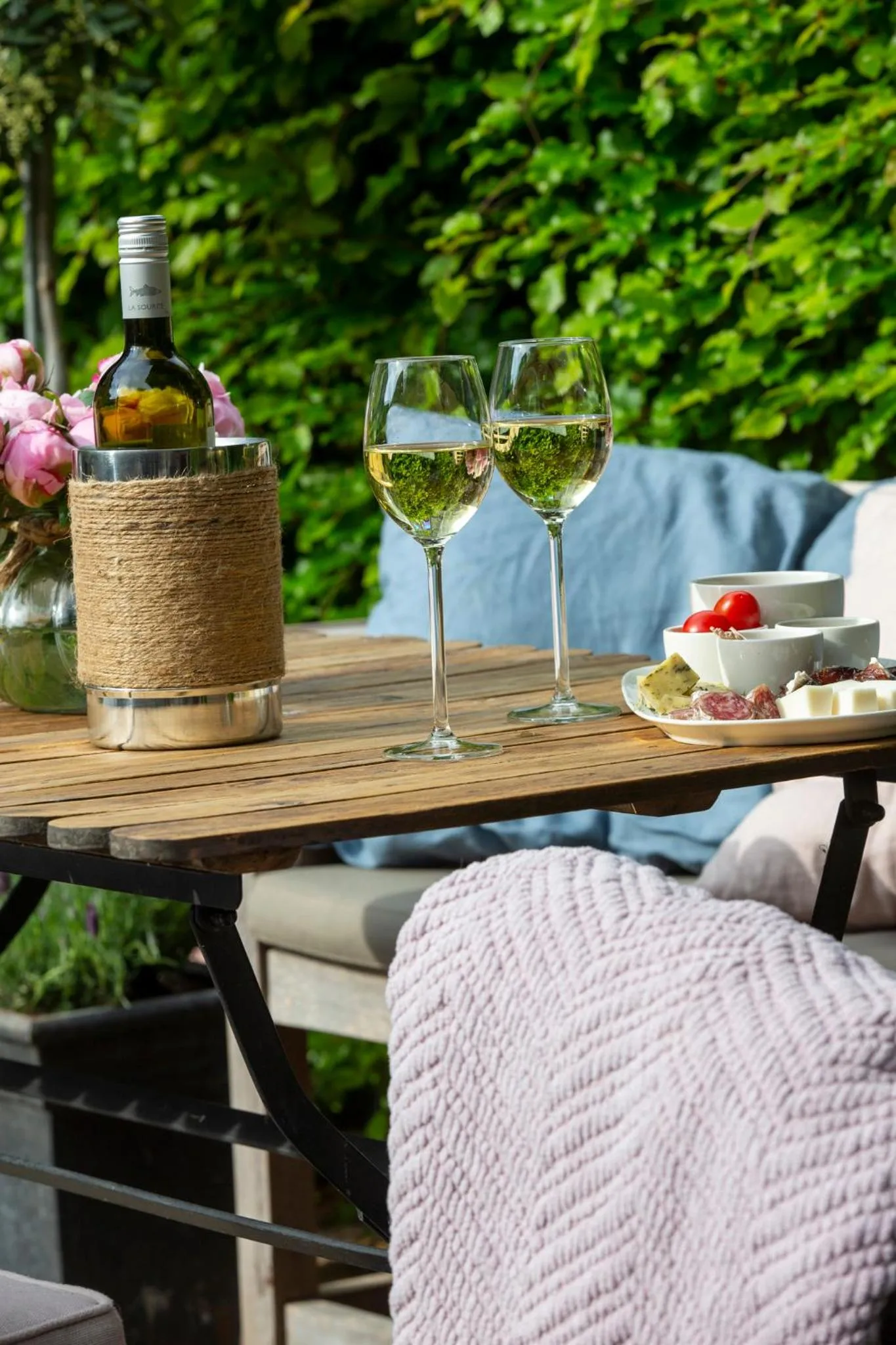 Garden in Zenzez Hotel & Lounge