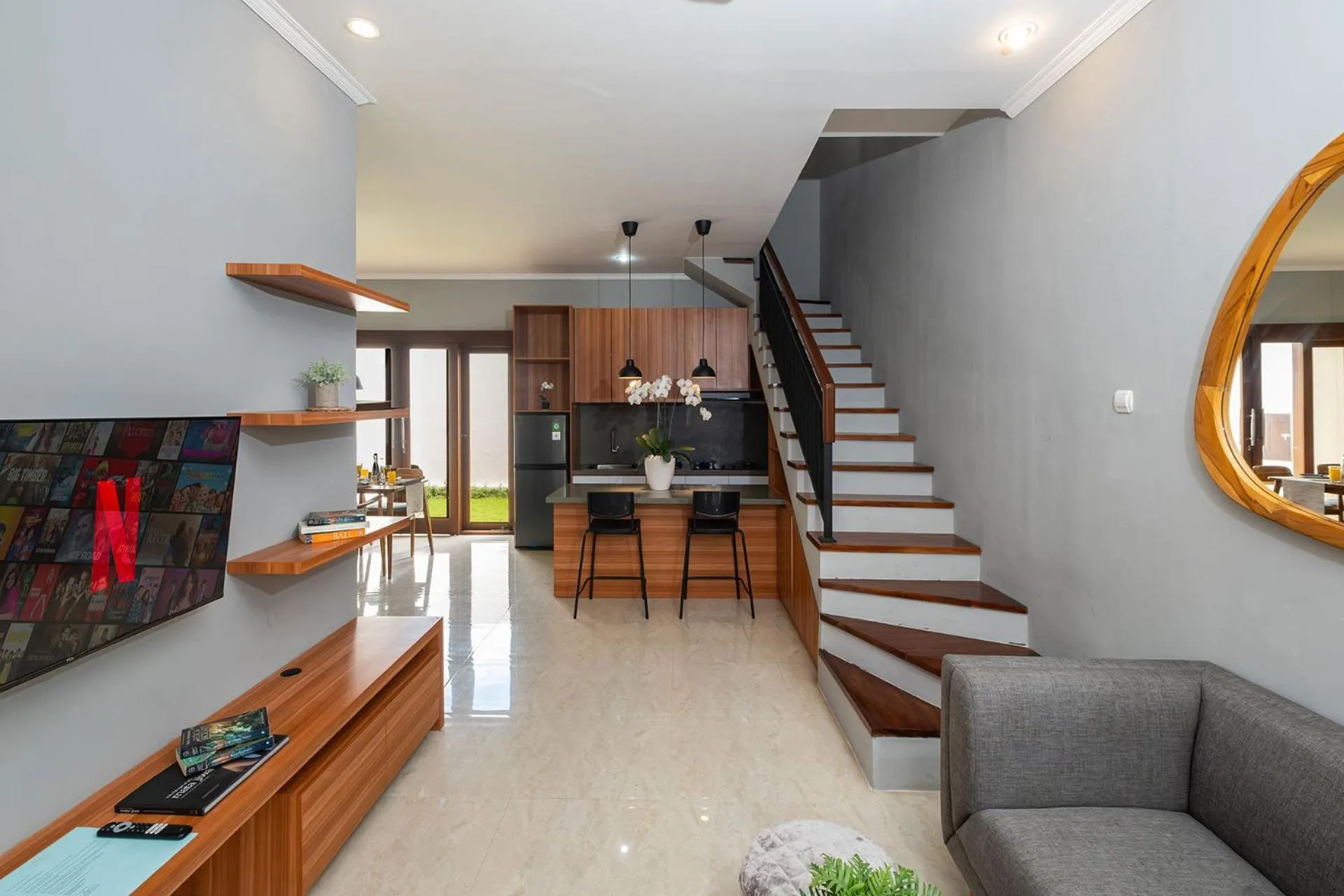 Taman Seminyak Suites