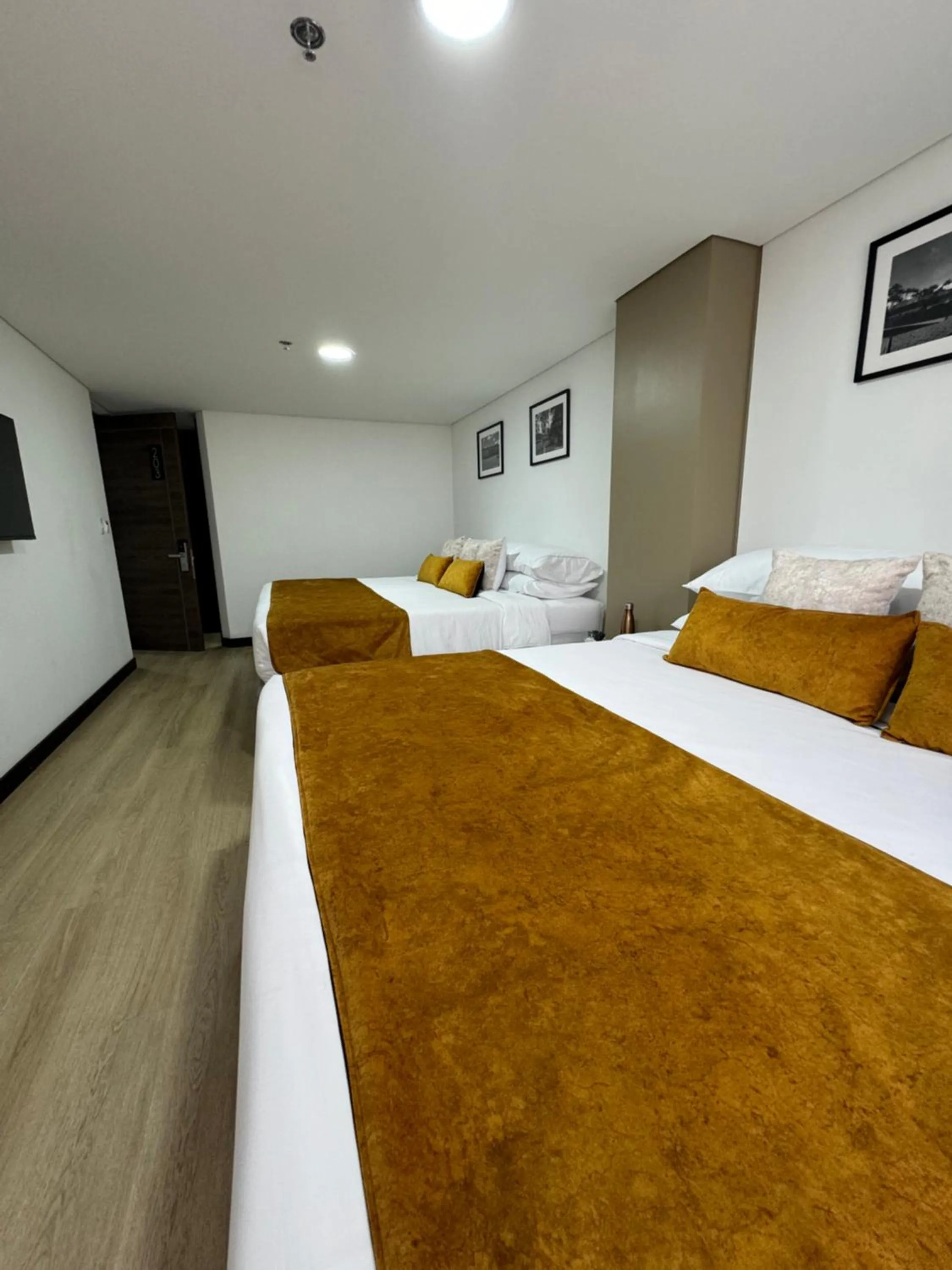Deluxe Queen Room with Two Queen Beds in Hotel WLH Gold Bogota