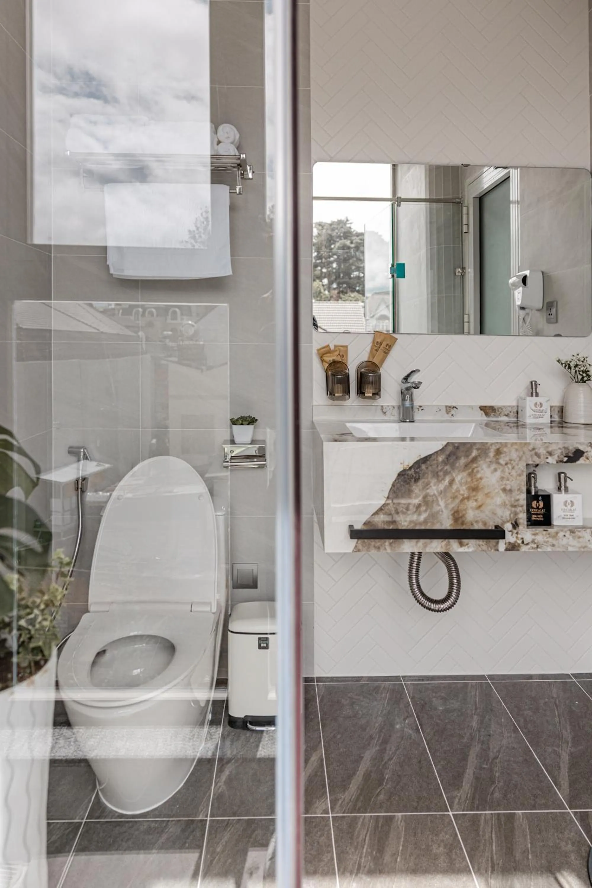 Toilet in Jodi Dalat Hotel