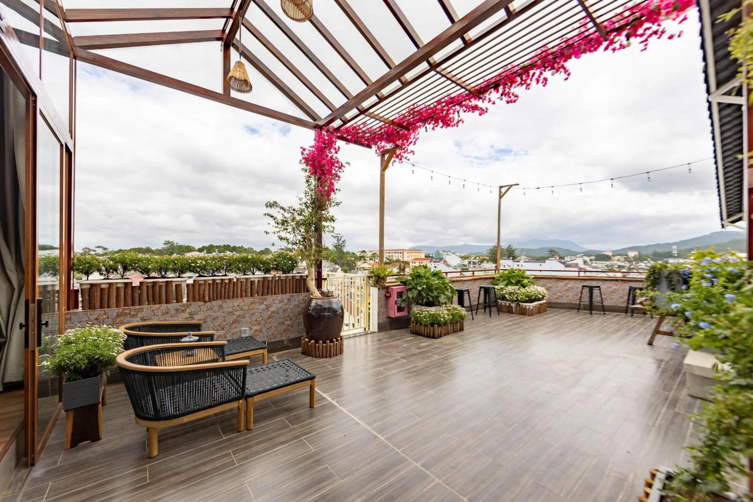 Balcony/Terrace in Jodi Dalat Hotel