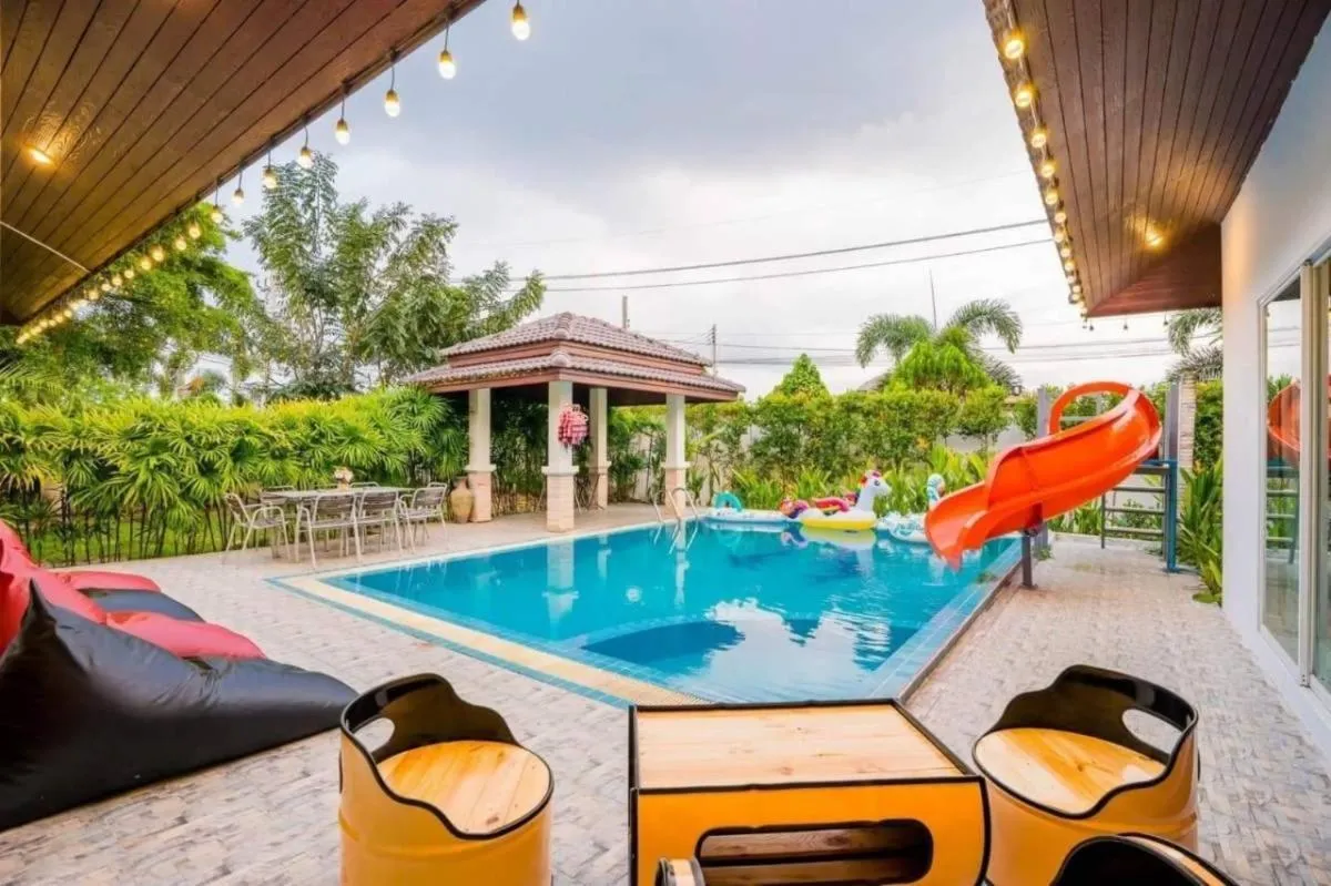 Swimming pool in Unique Pool Villa Resort