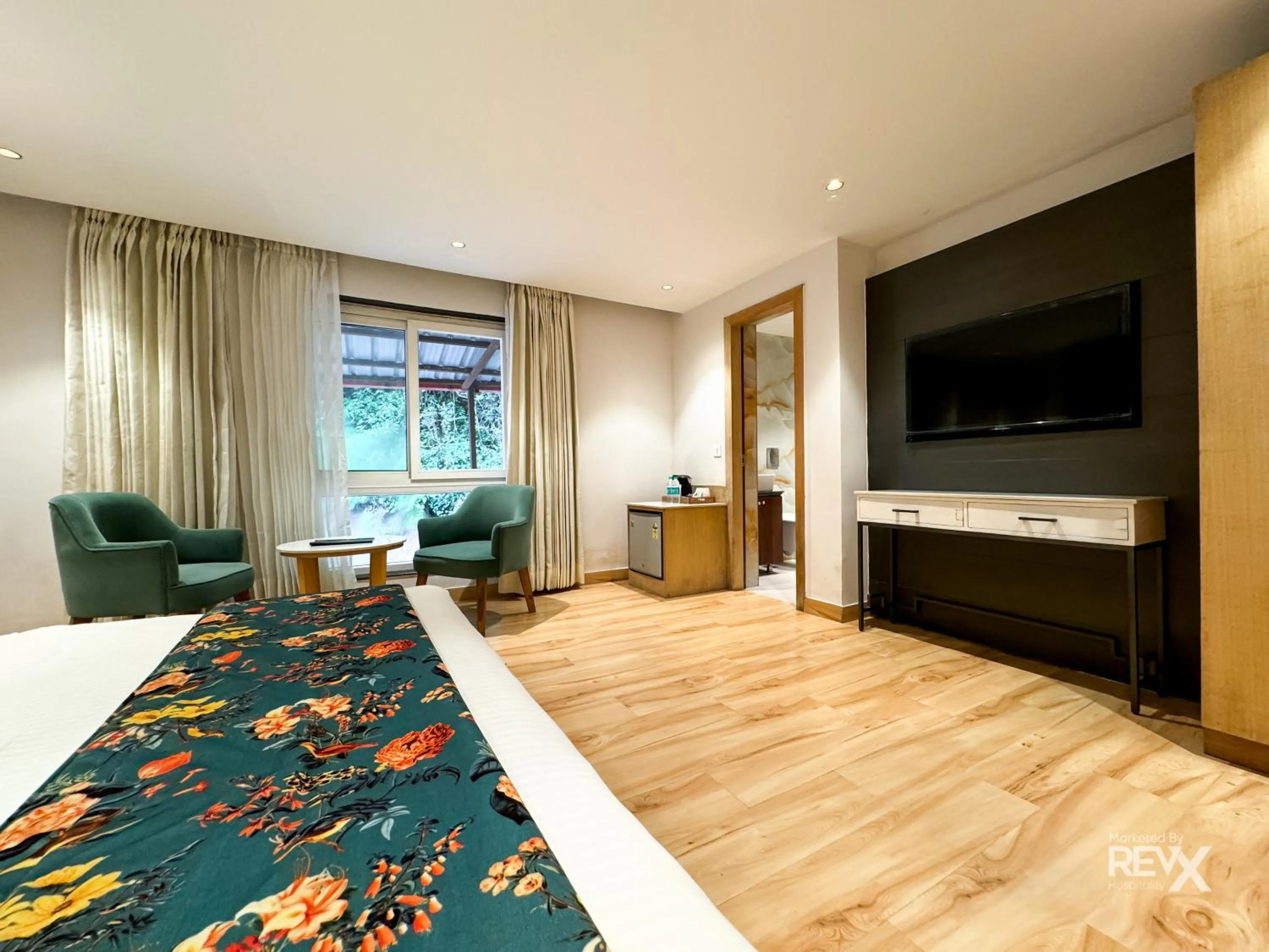 TV and multimedia, Bed in Hotel Rockland Residency