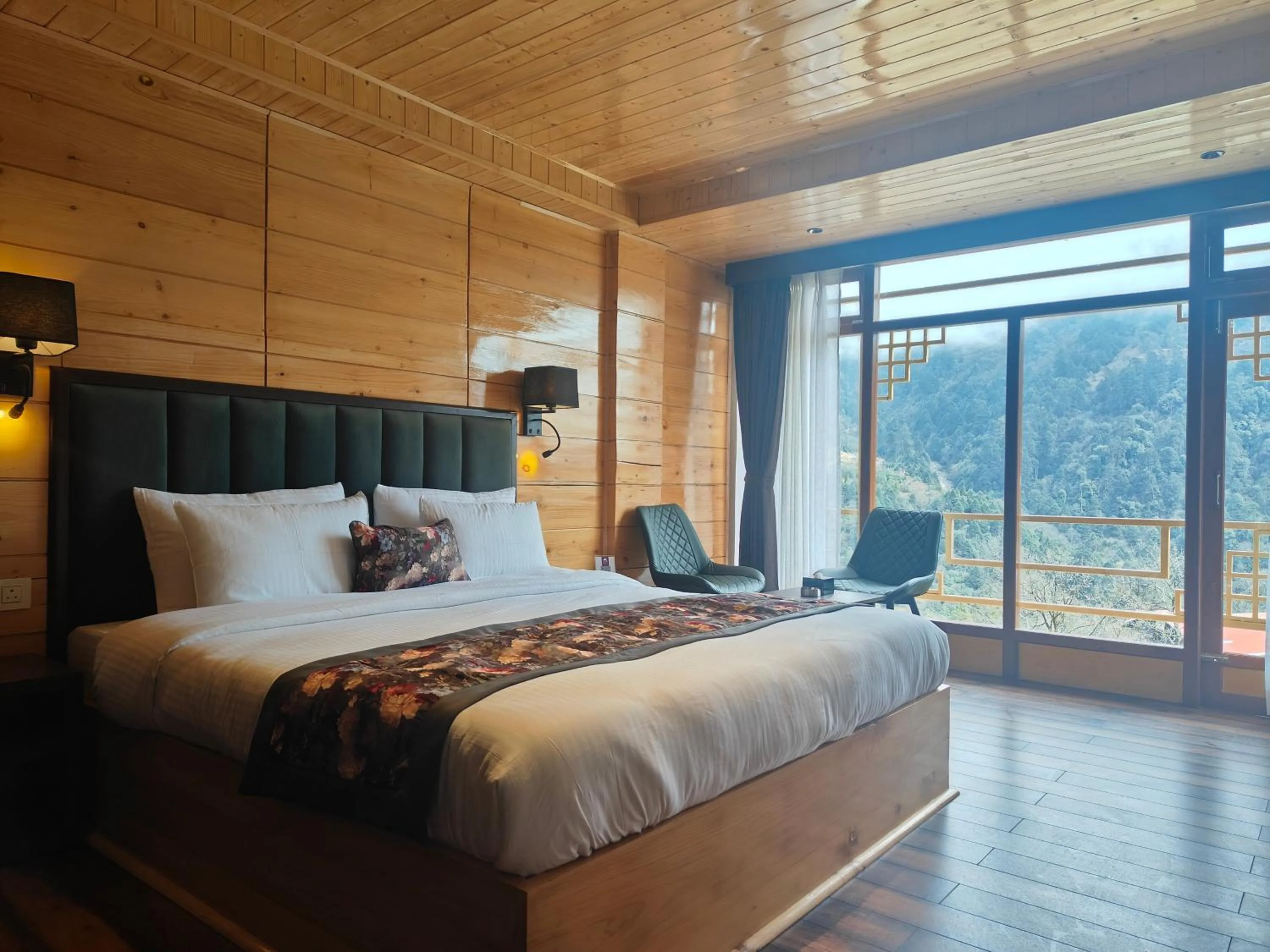 Photo of the whole room, Bed in Mount Bayul Shangri-La Resort