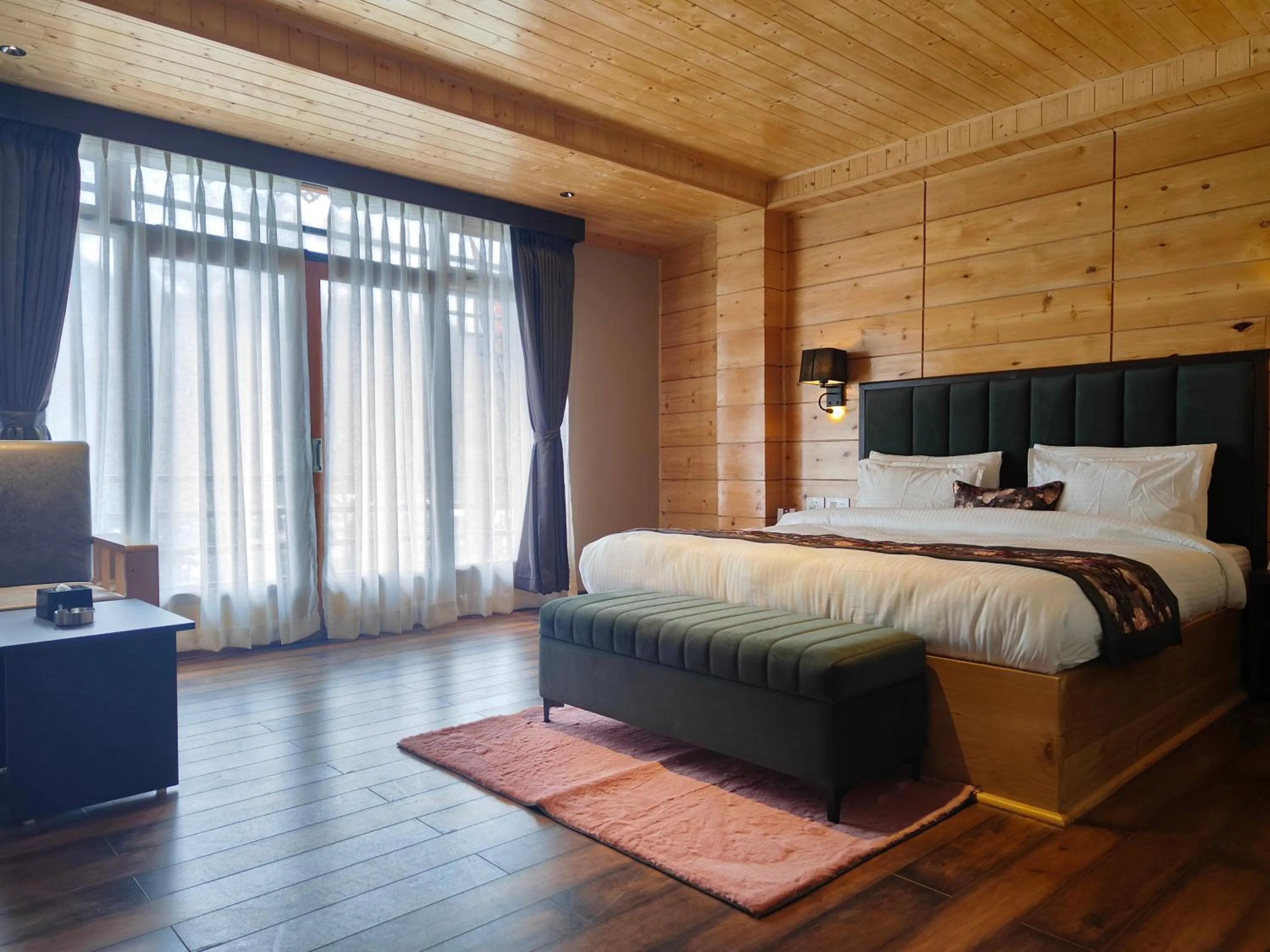 Bedroom, Bed in Mount Bayul Shangri-La Resort