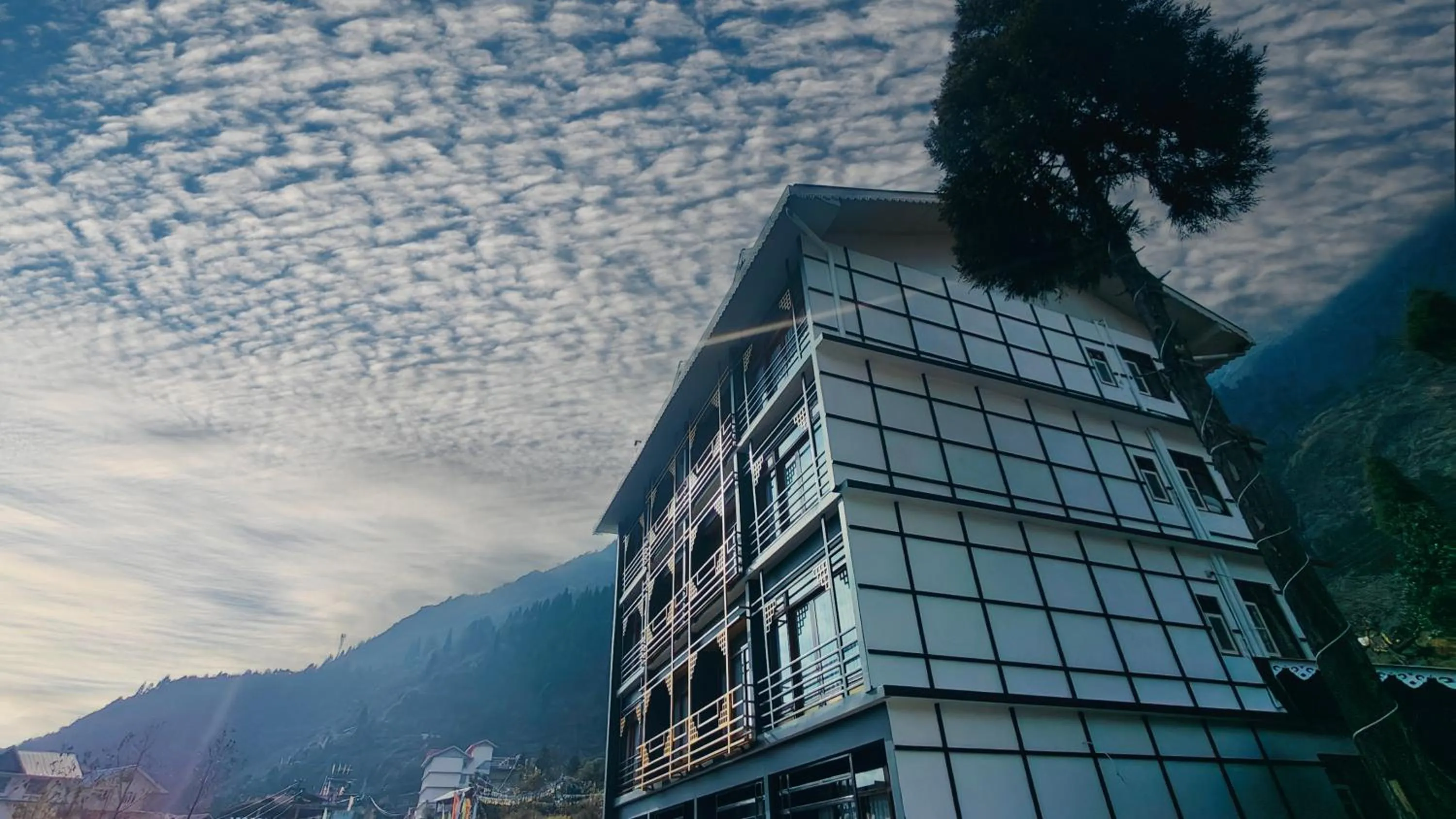 Property building in Mount Bayul Shangri-La Resort