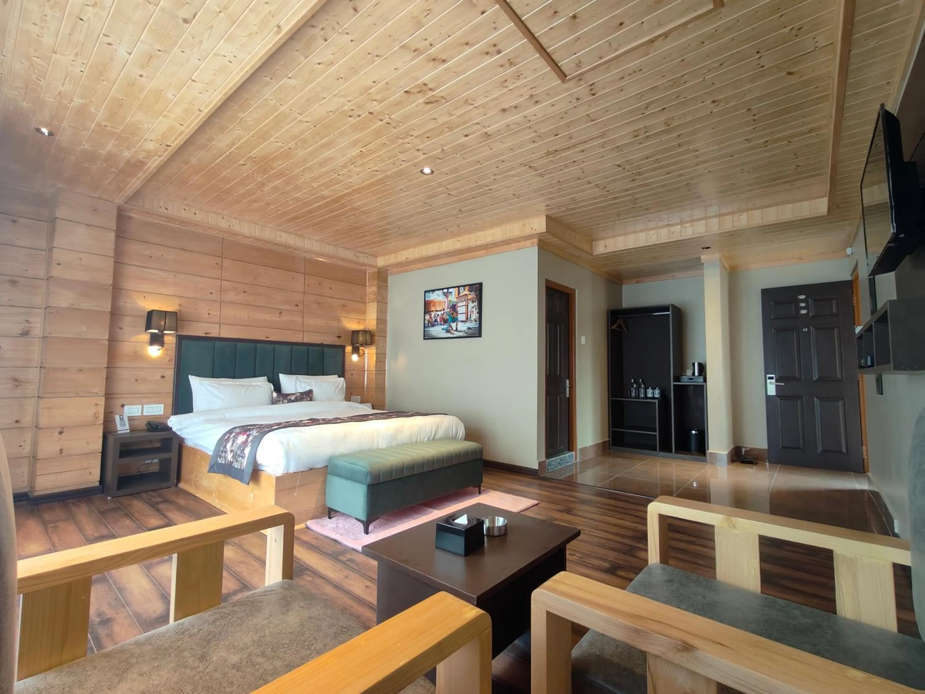 Photo of the whole room, Bed in Mount Bayul Shangri-La Resort