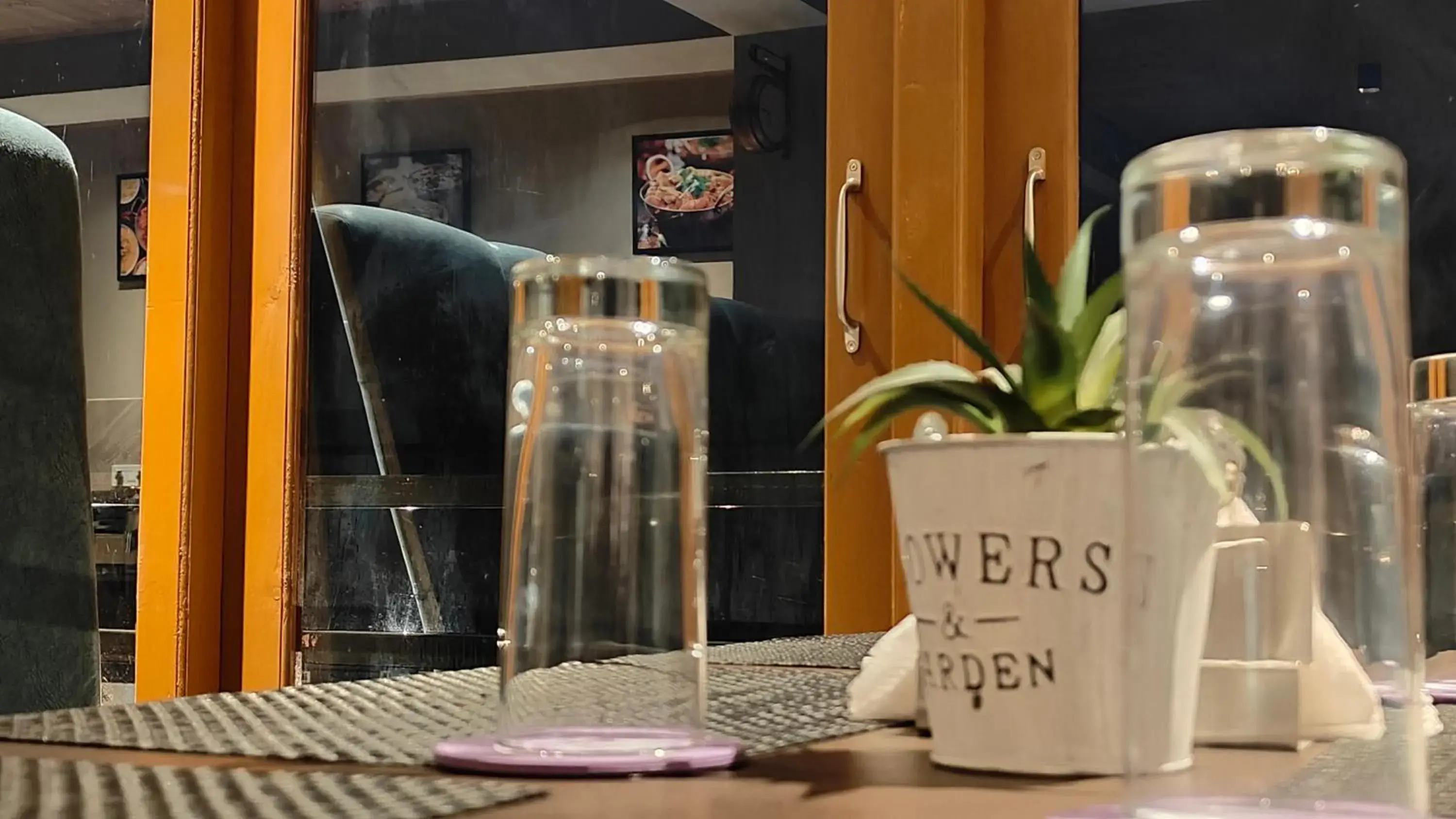 Restaurant/places to eat in Mount Bayul Shangri-La Resort Restaurant/places to eat in Mount Bayul Shangri-La Resort