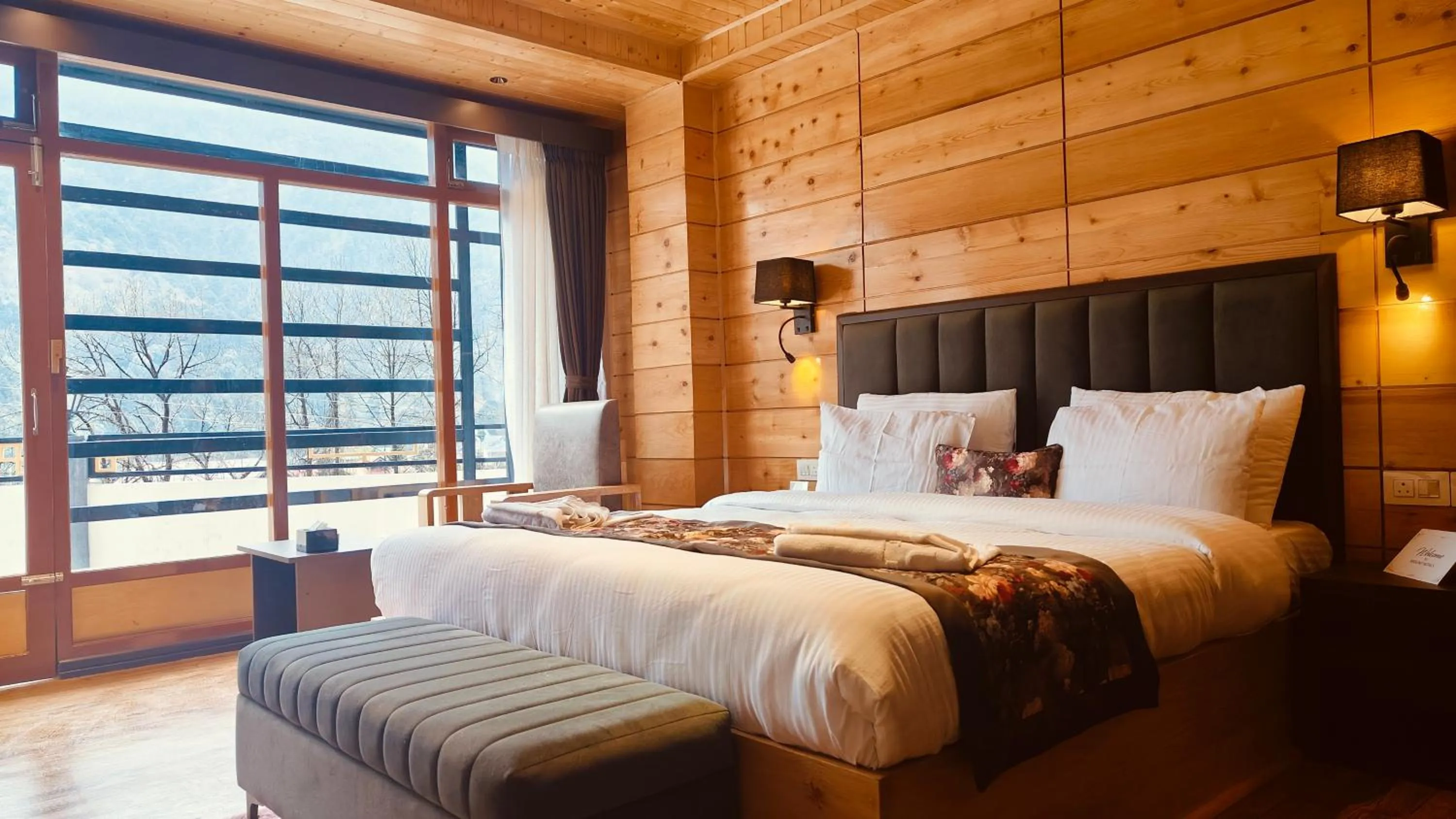 Bed in Mount Bayul Shangri-La Resort