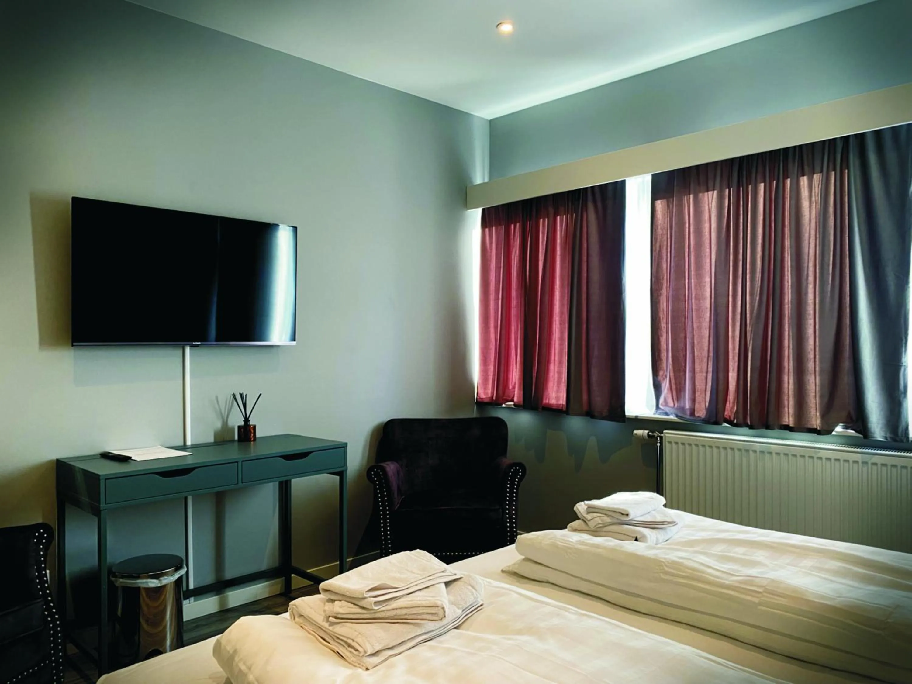 Bed in Älvsjö stadshotell