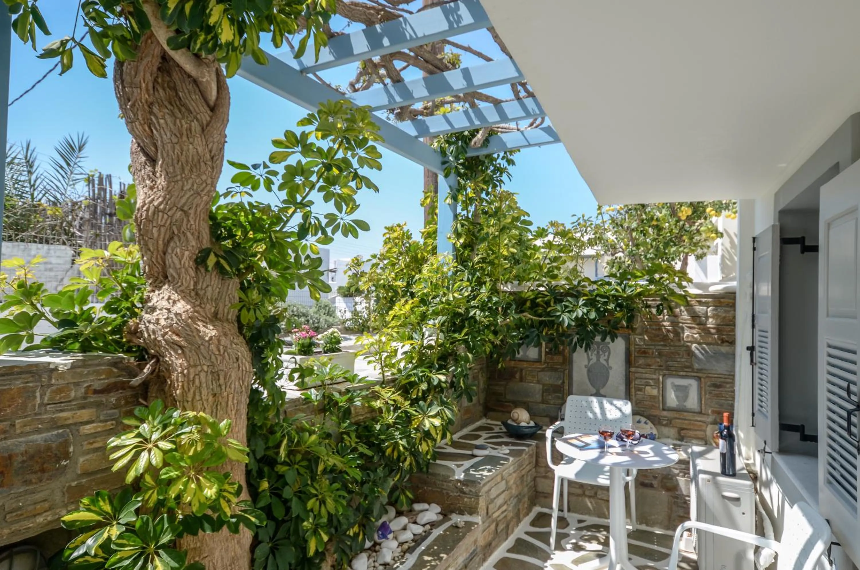 Patio in Sofi pension