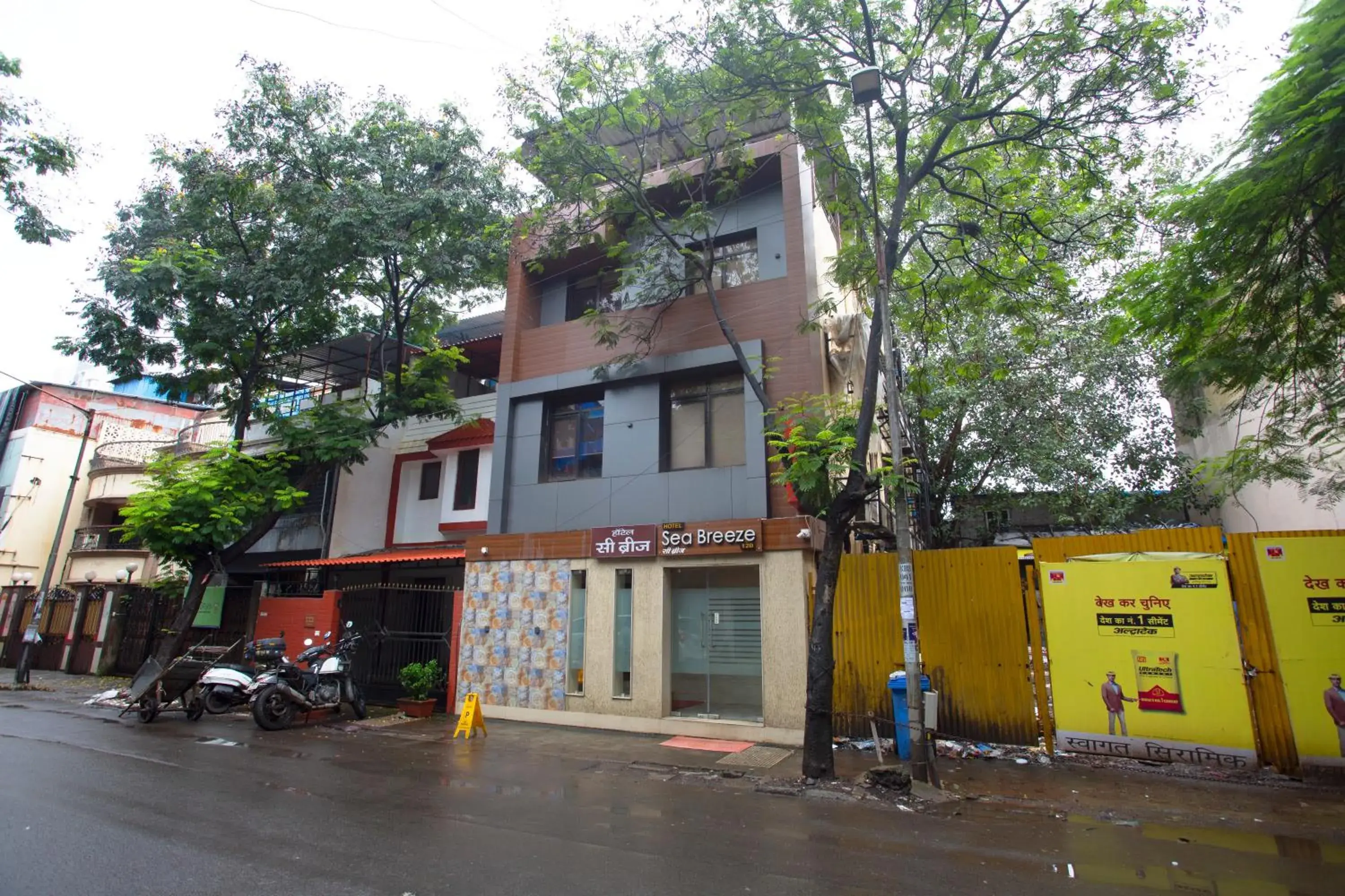 Facade/entrance in Hotel Sea Breeze Facade/entrance in Hotel Sea Breeze