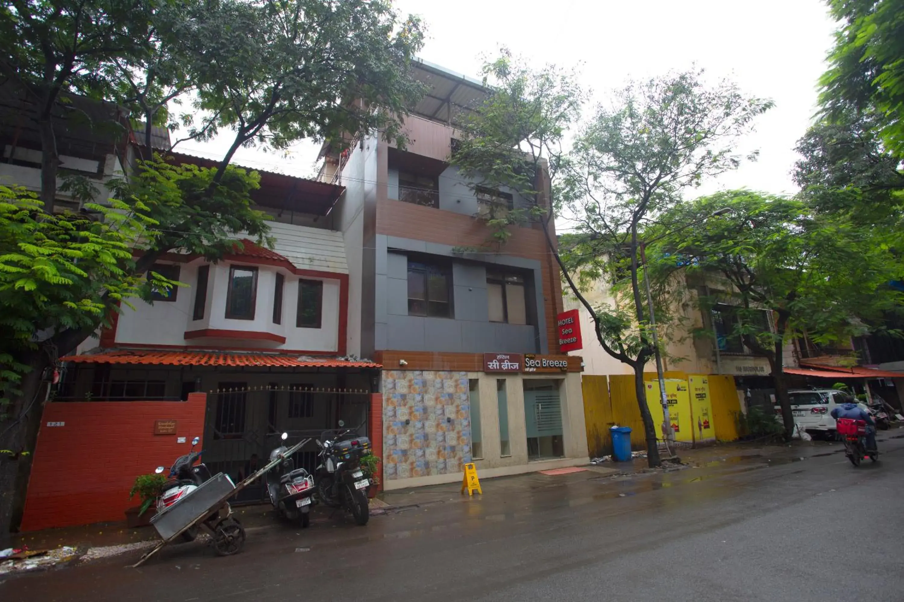 Property building in Hotel Sea Breeze Property building in Hotel Sea Breeze