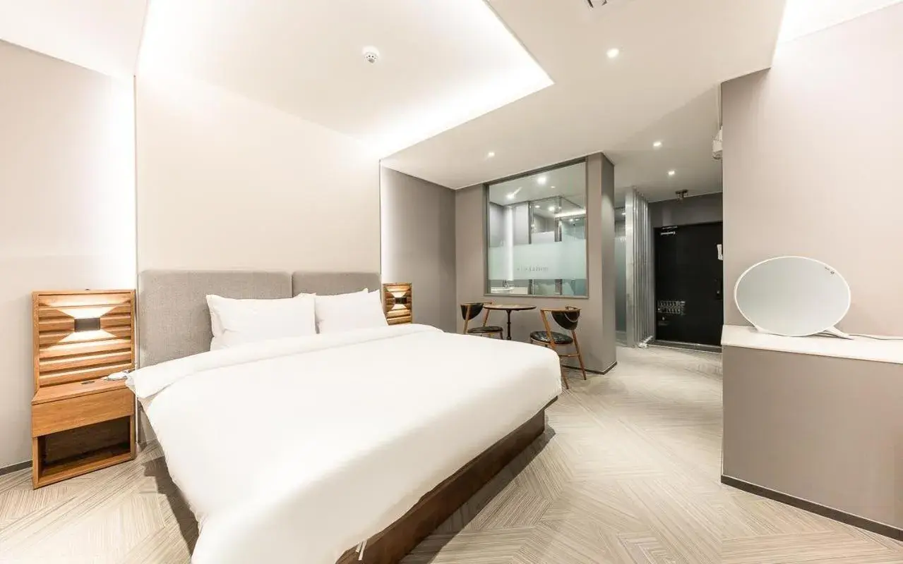 Double Room in H Avenue Gyeongju Bulkuk temple Double Room in H Avenue Gyeongju Bulkuk temple