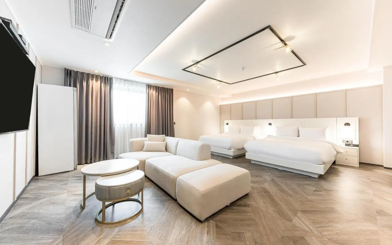 Superior Twin Room in H Avenue Gyeongju Bulkuk temple