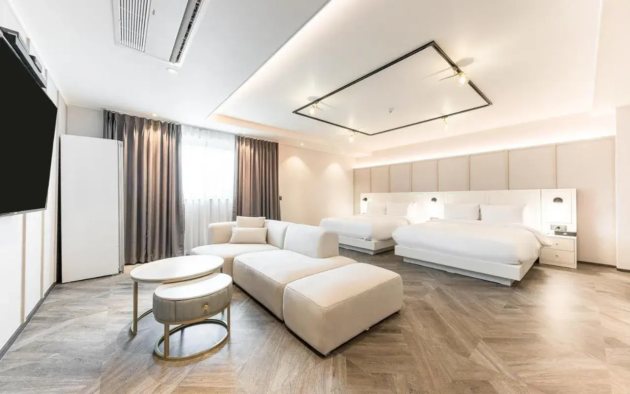 Superior Twin Room in H Avenue Gyeongju Bulkuk temple Superior Twin Room in H Avenue Gyeongju Bulkuk temple