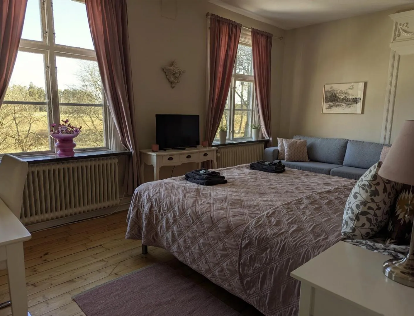 Bed in Brunsbo G:a Biskopsgård Hotell & Konferens