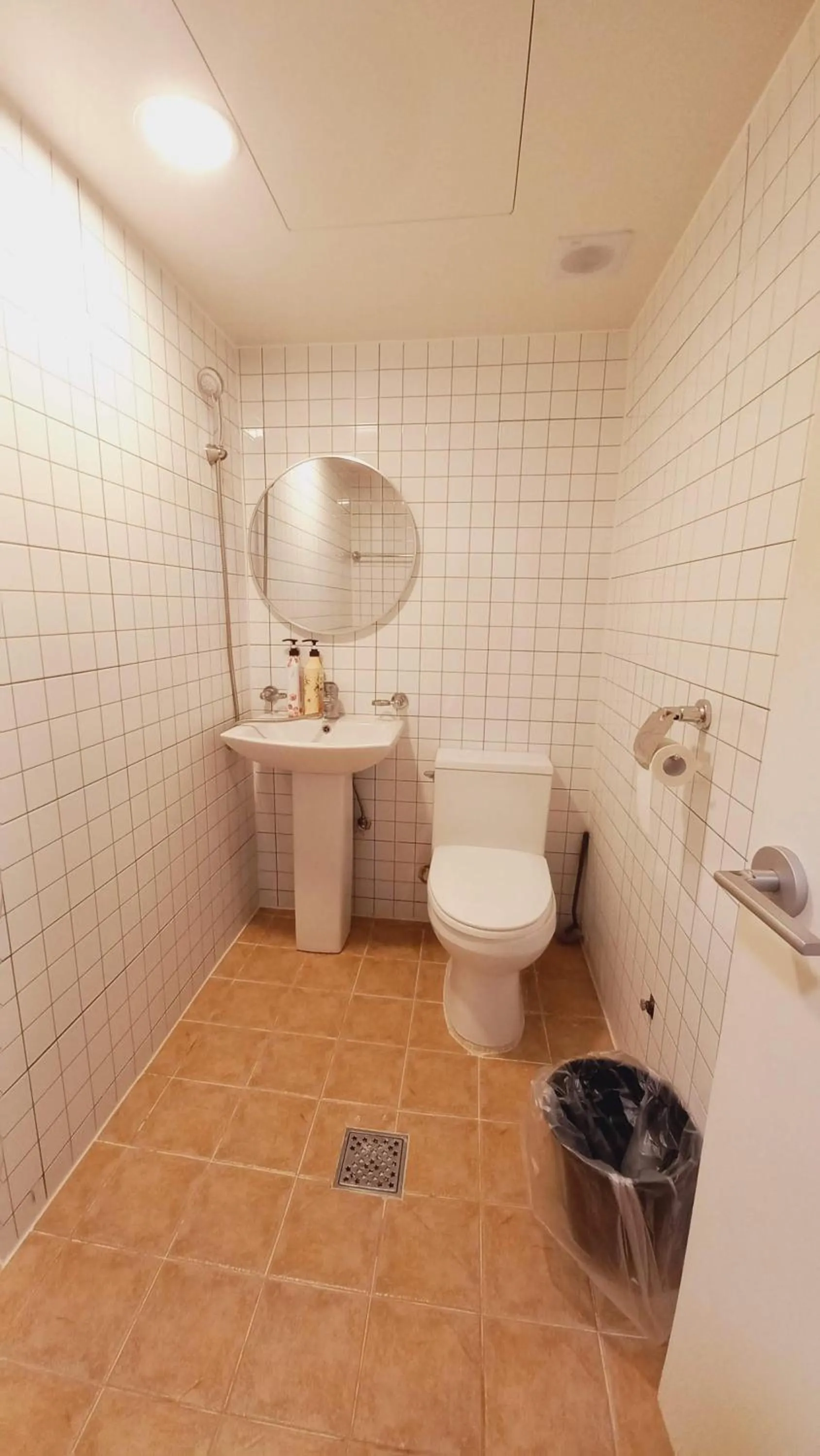 Bathroom in G Yongsan Inn