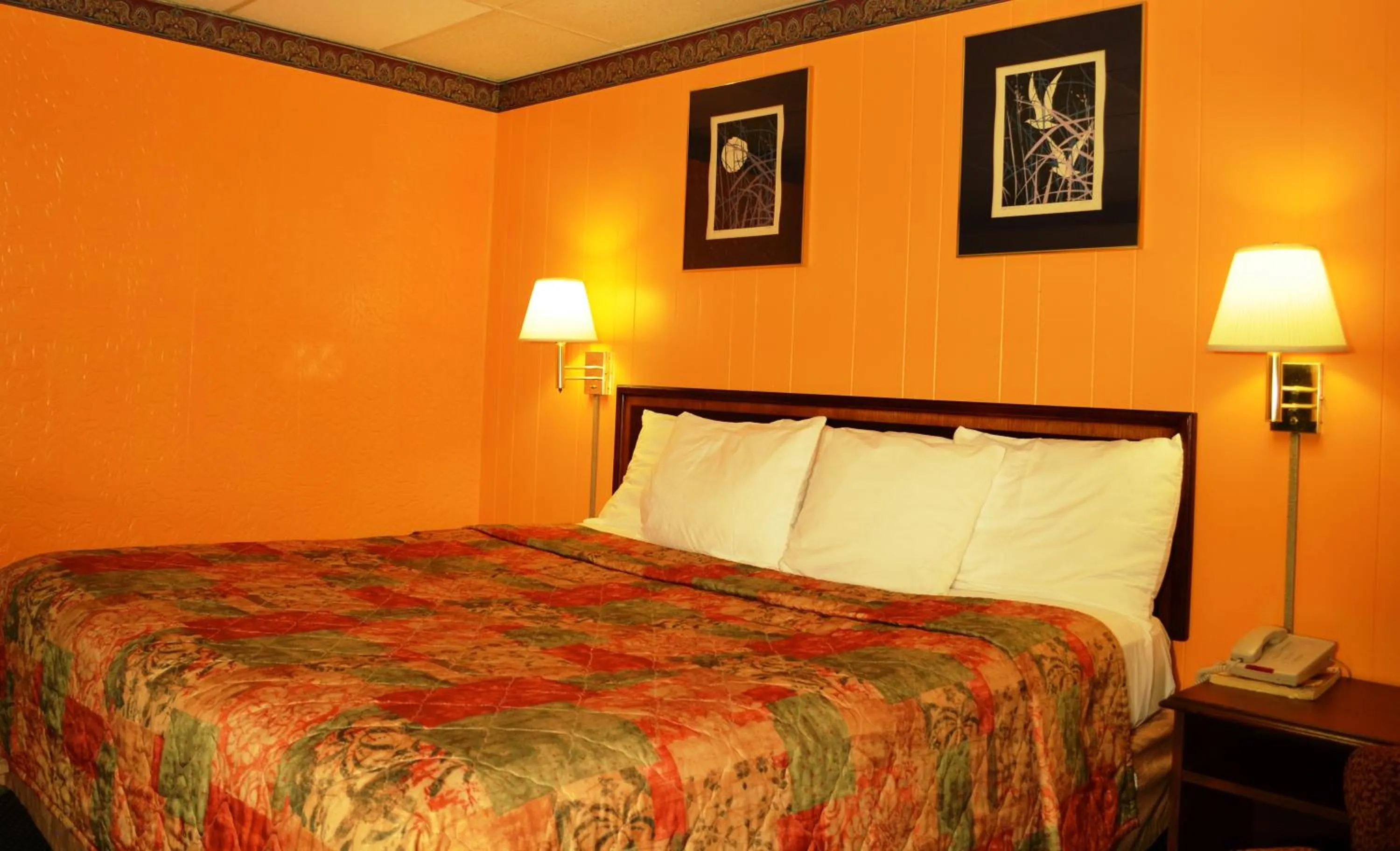 Bed in Economy Inn Bluefield