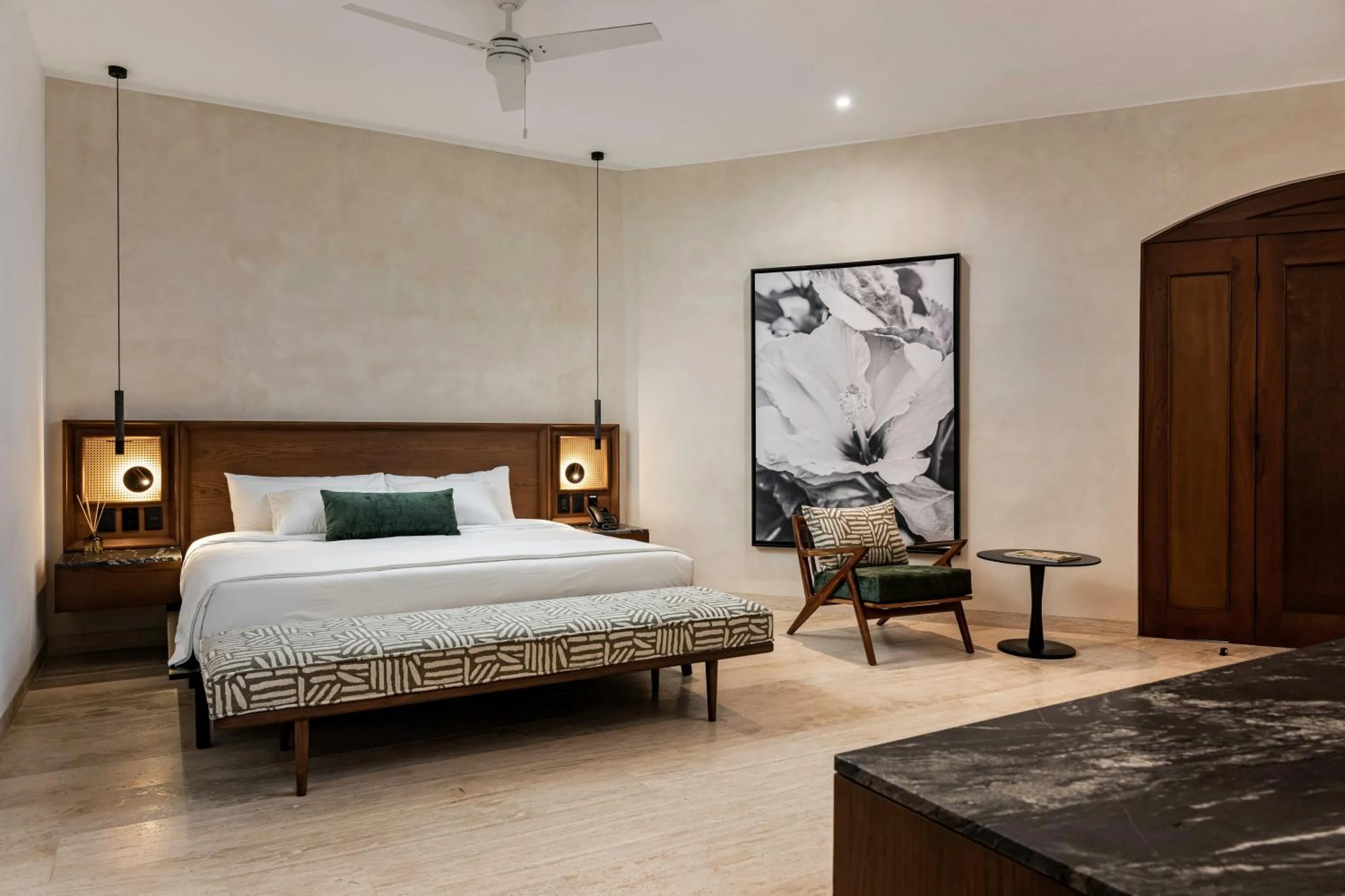 Bed in Casa Continental Hotel Boutique & Suites - Adults Only