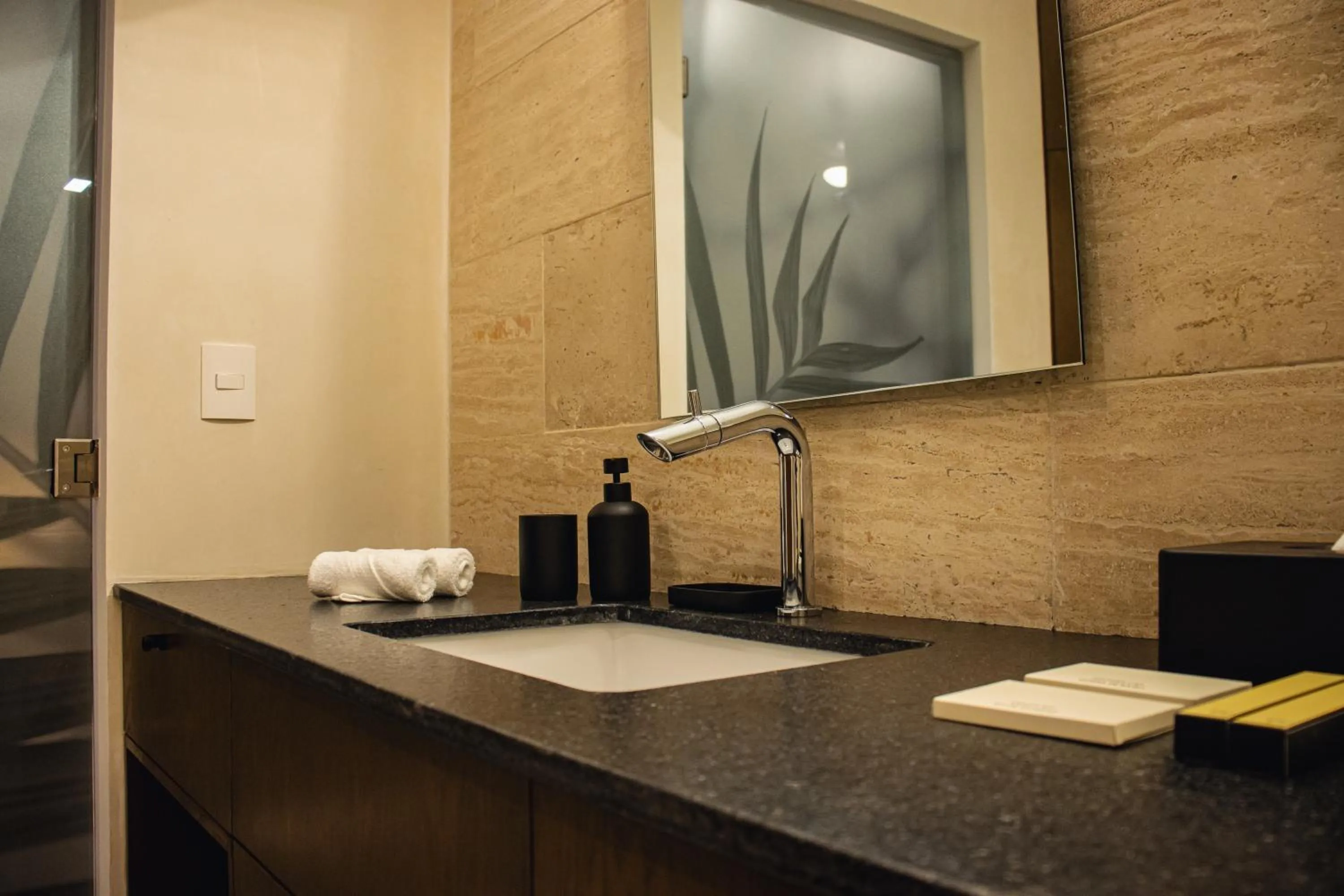 Bathroom in Casa Continental Hotel Boutique & Suites - Adults Only