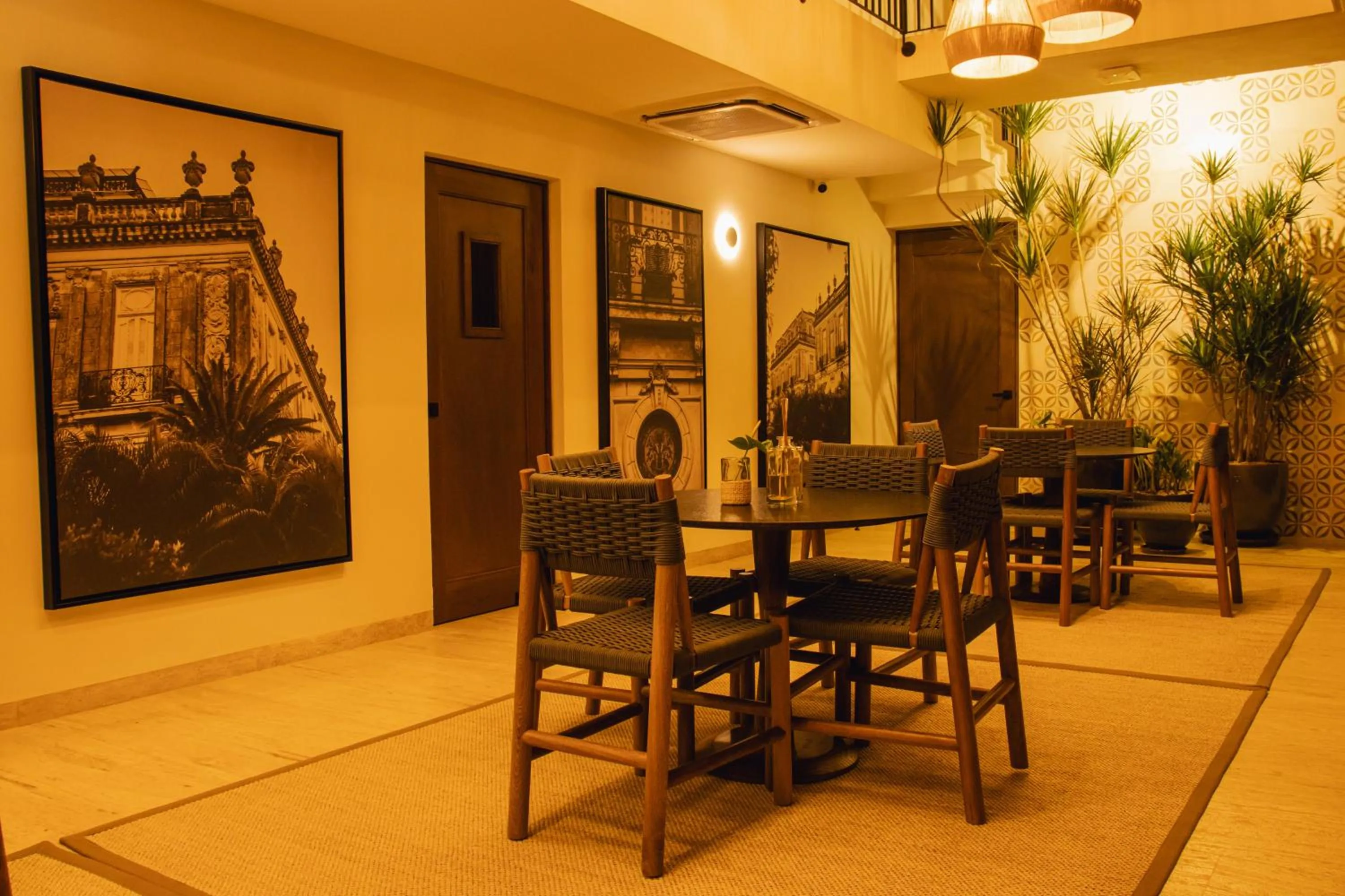 Dining area in Casa Continental Hotel Boutique & Suites - Adults Only