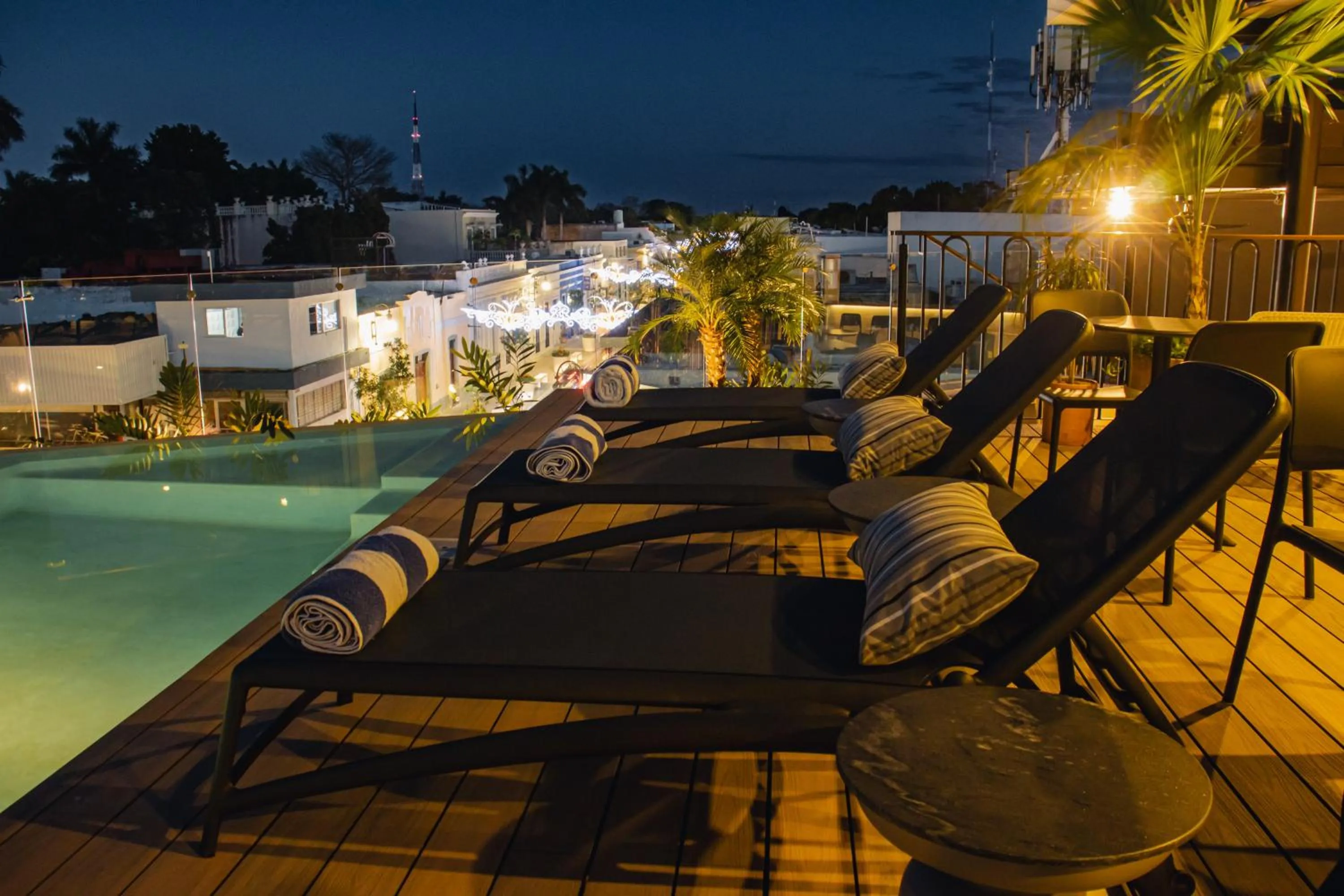Patio in Casa Continental Hotel Boutique & Suites - Adults Only