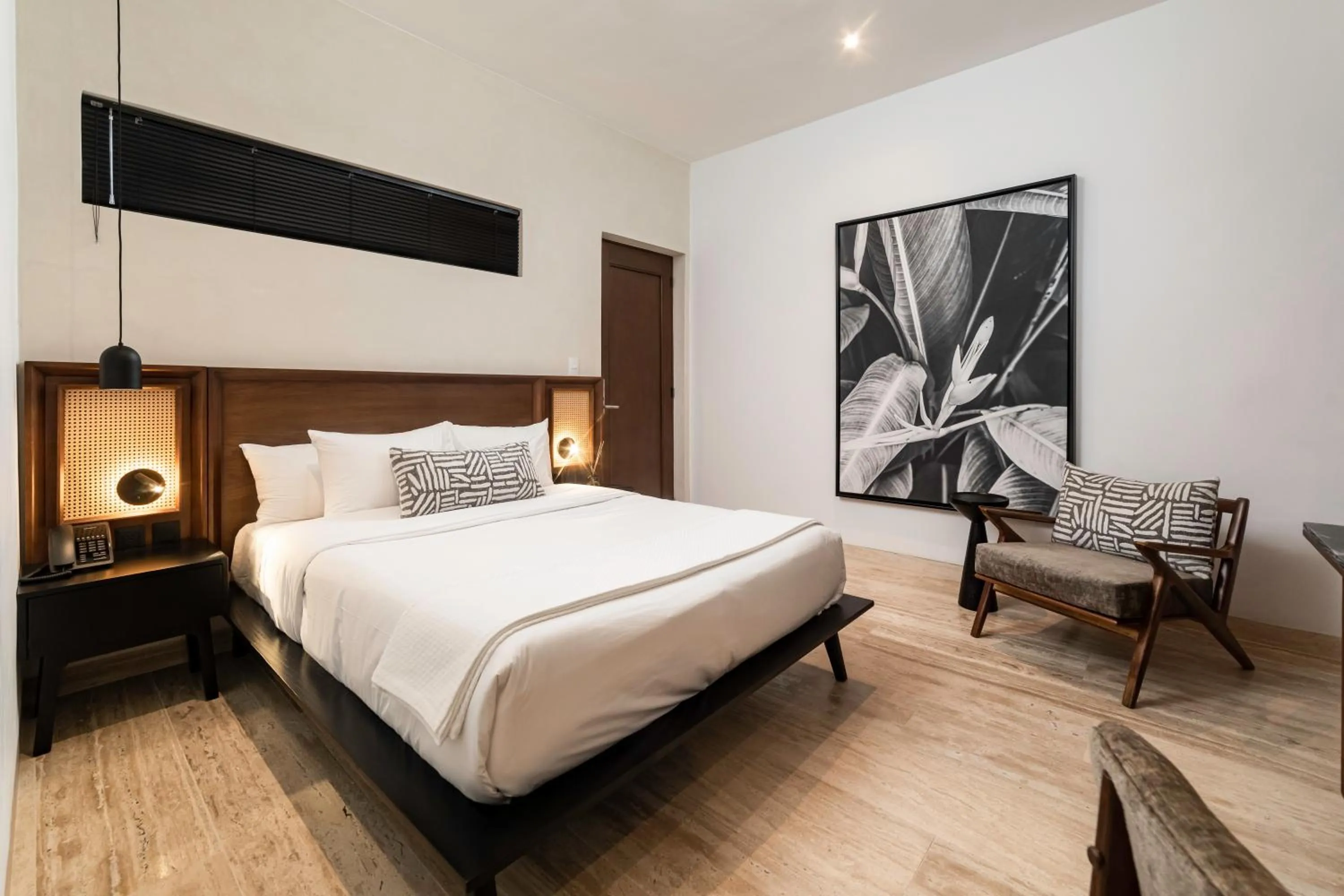 Bed in Casa Continental Hotel Boutique & Suites - Adults Only