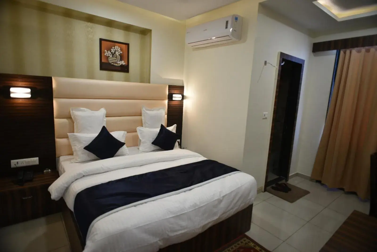 Bed in Hotel Royal Residency Bed in Hotel Royal Residency