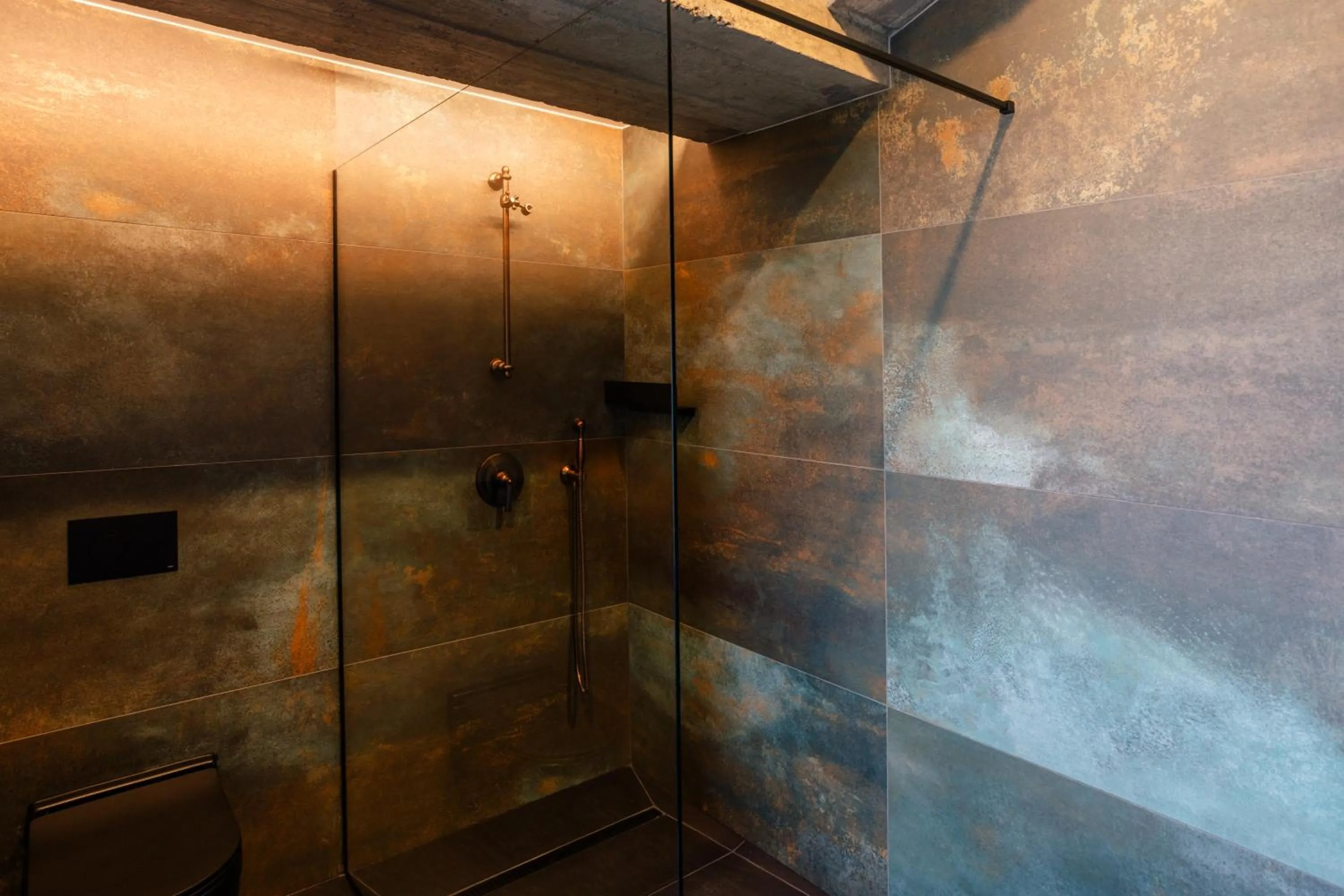 Shower in 4 Strony Apartamenty w Wodnej Wieży