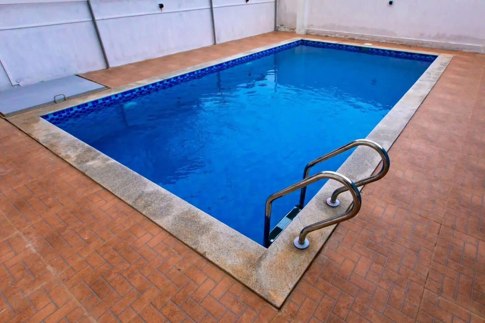 Dreamland Retreat with Swimming Pool