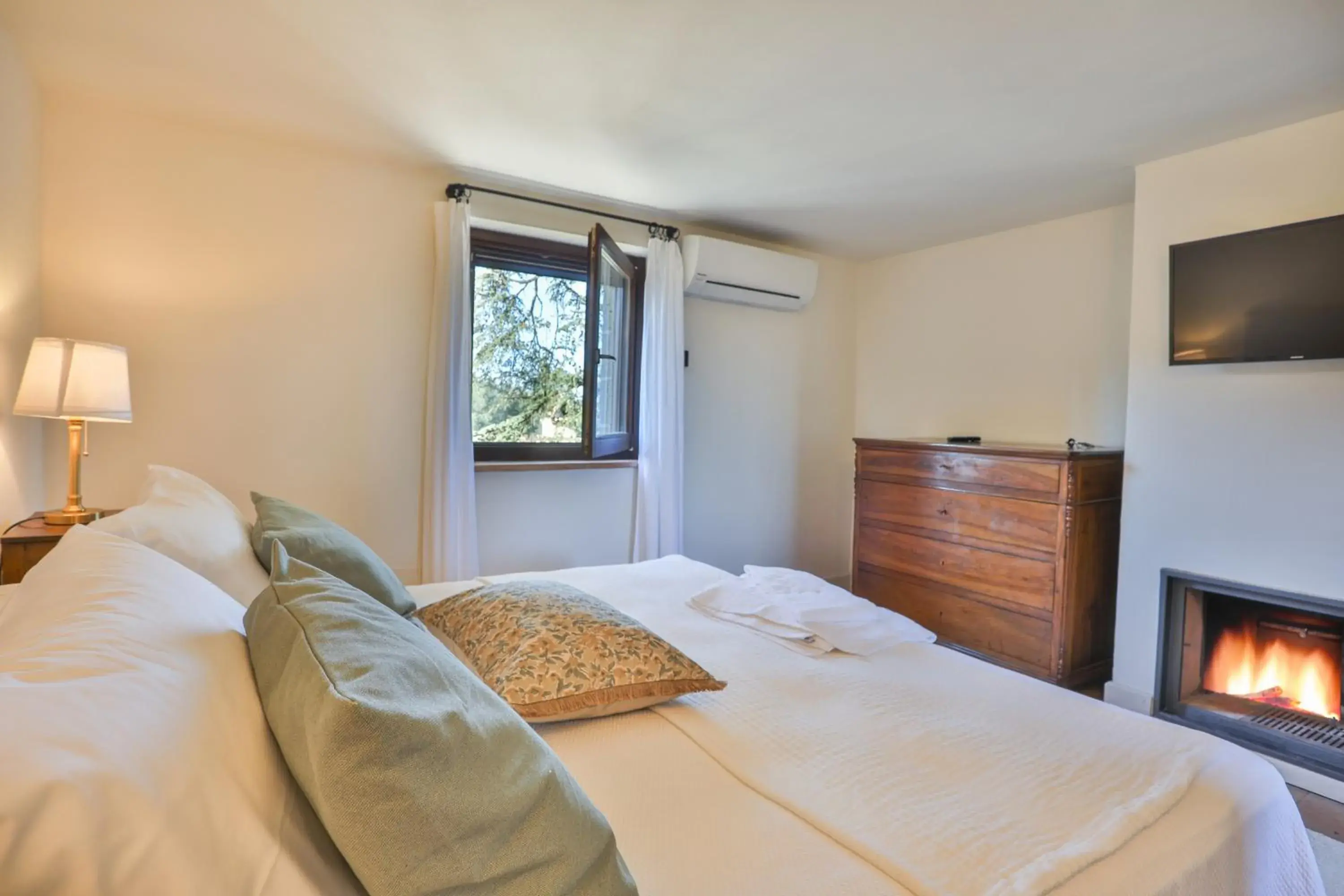 Family Room with Garden View in Pietra Campana Italian Villa Orvieto Family Room with Garden View in Pietra Campana Italian Villa Orvieto