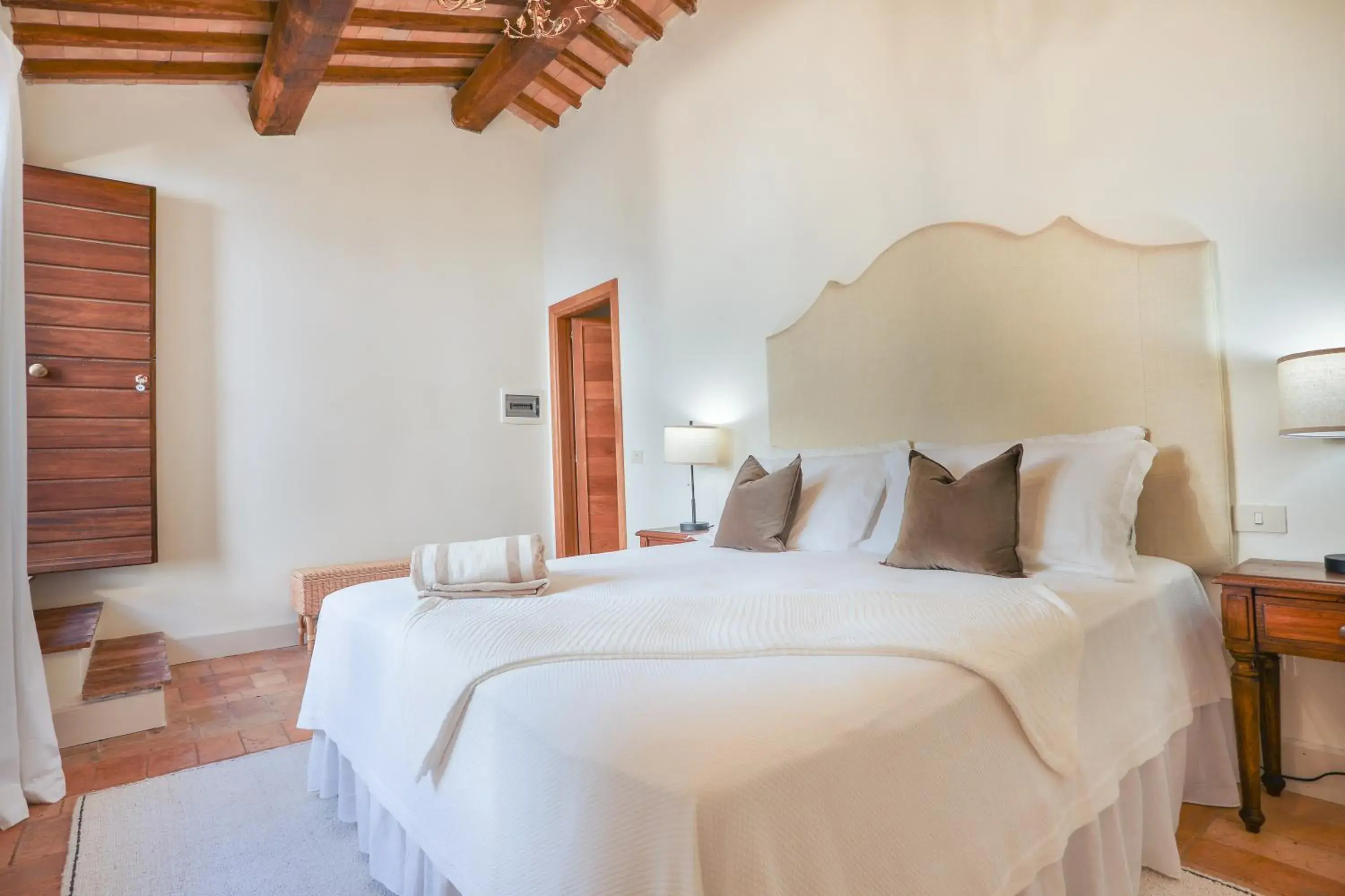 Standard Double Room in Pietra Campana Italian Villa Orvieto Standard Double Room in Pietra Campana Italian Villa Orvieto