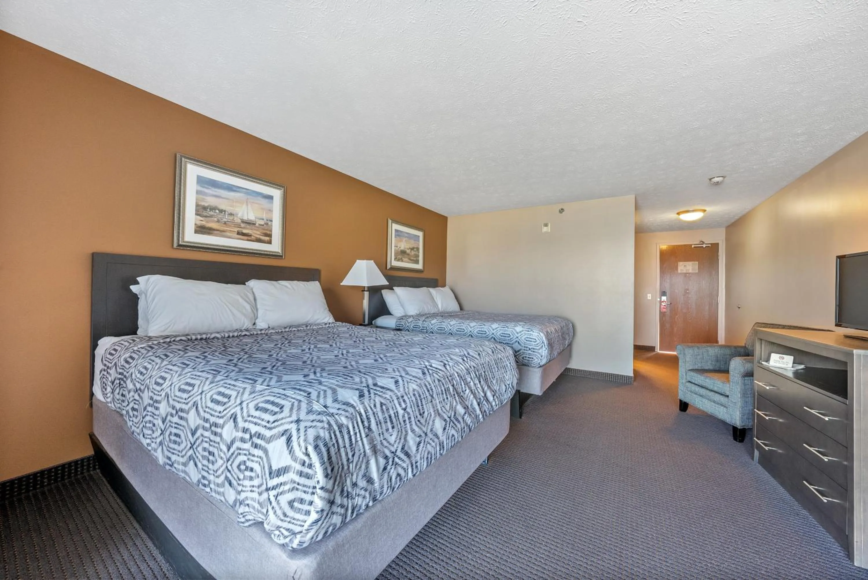Property building, Bed in Bayshore Resort At Put-In-Bay
