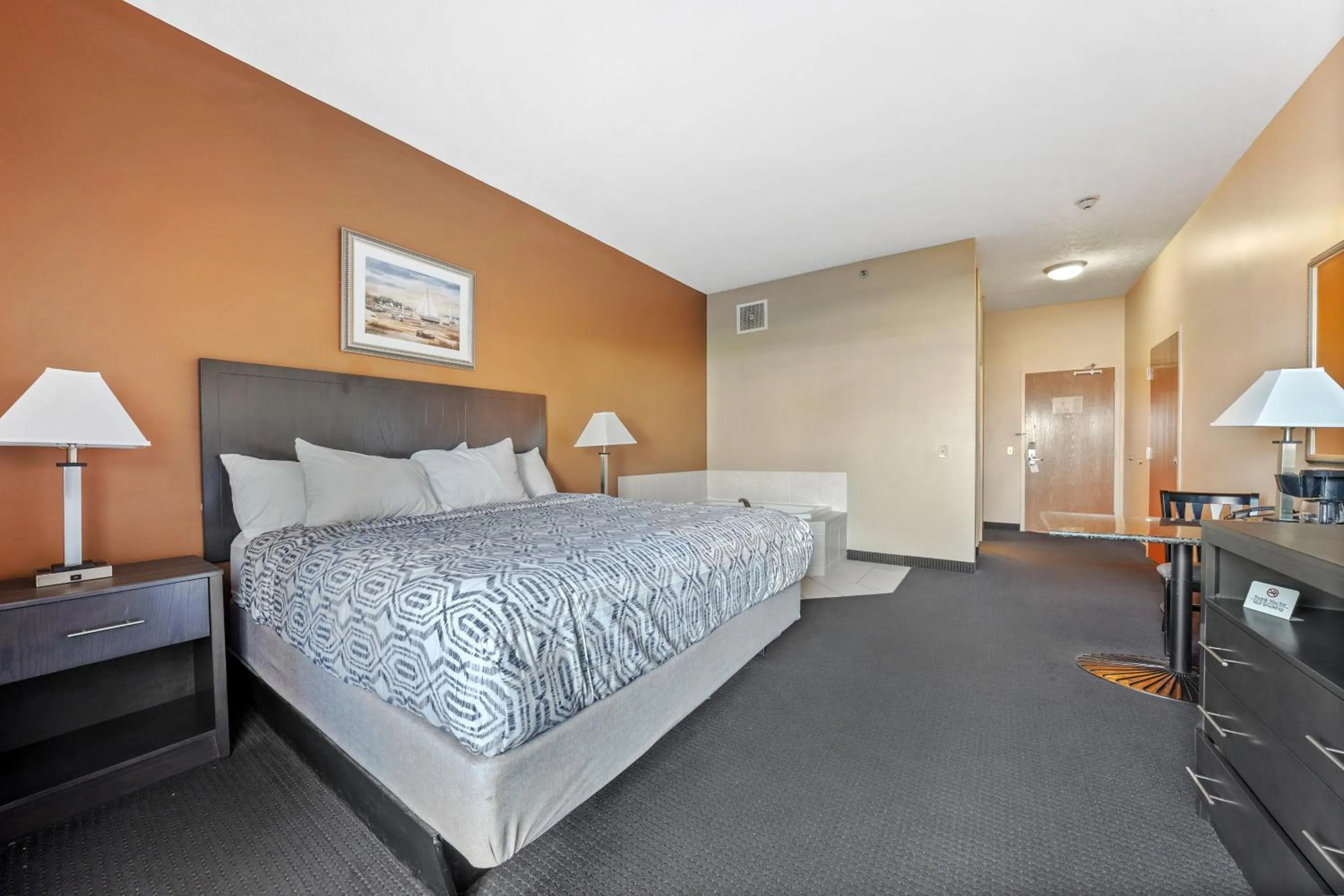 Property building, Bed in Bayshore Resort At Put-In-Bay