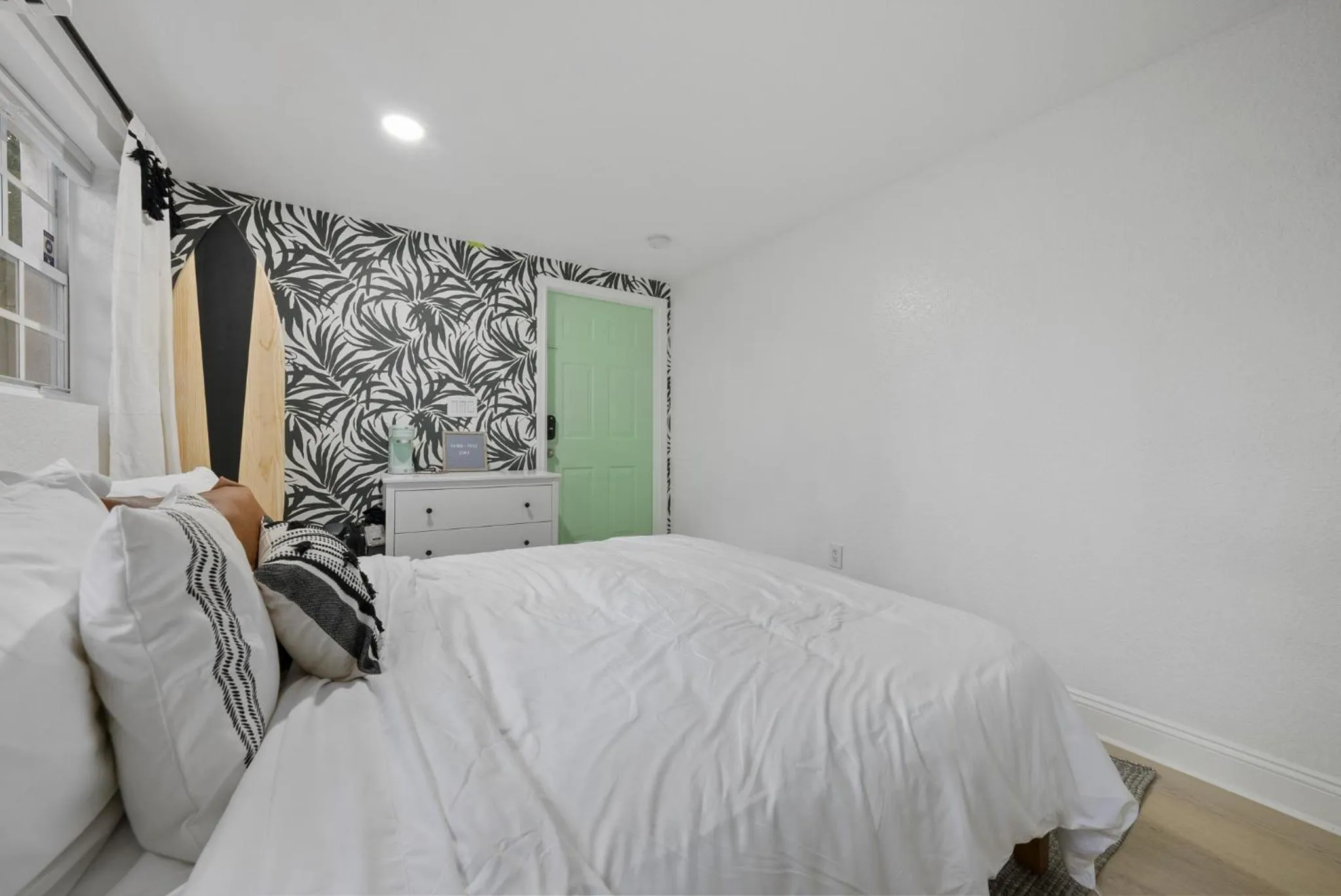 Las Olas Guest House