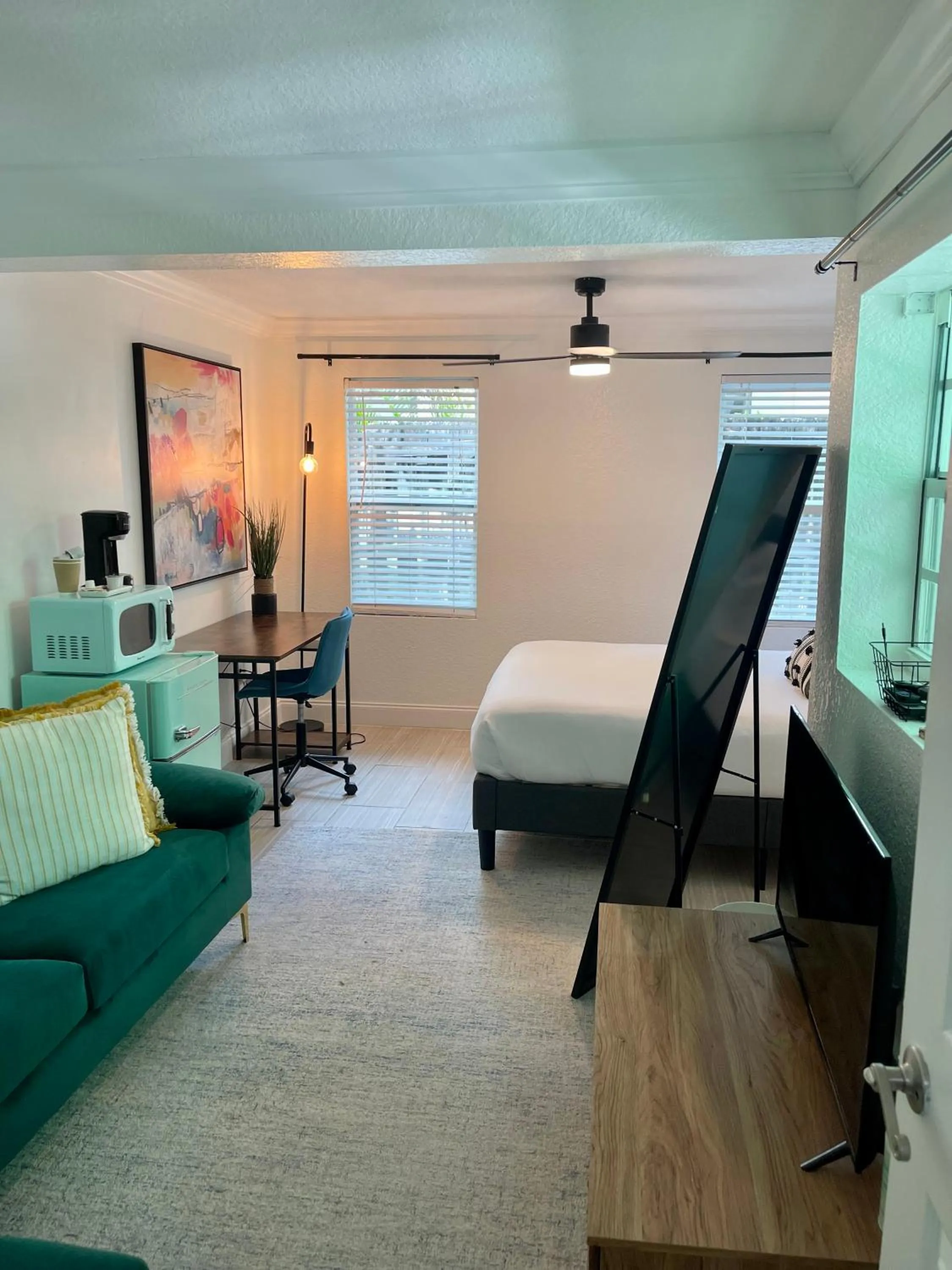 Property building in Las Olas Guest House