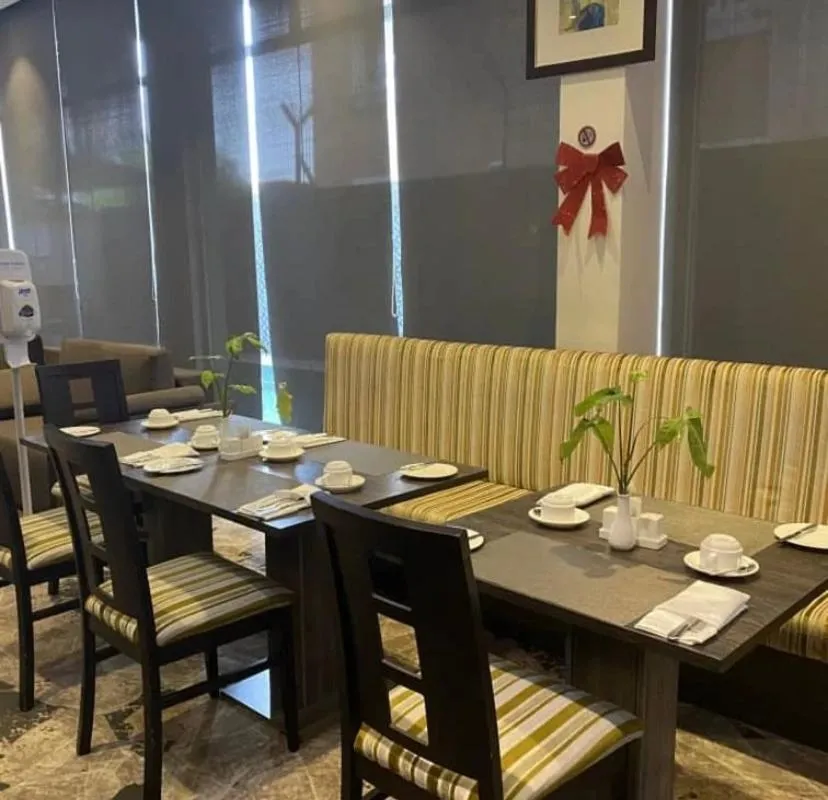 Golden Tulip Oniru Suites