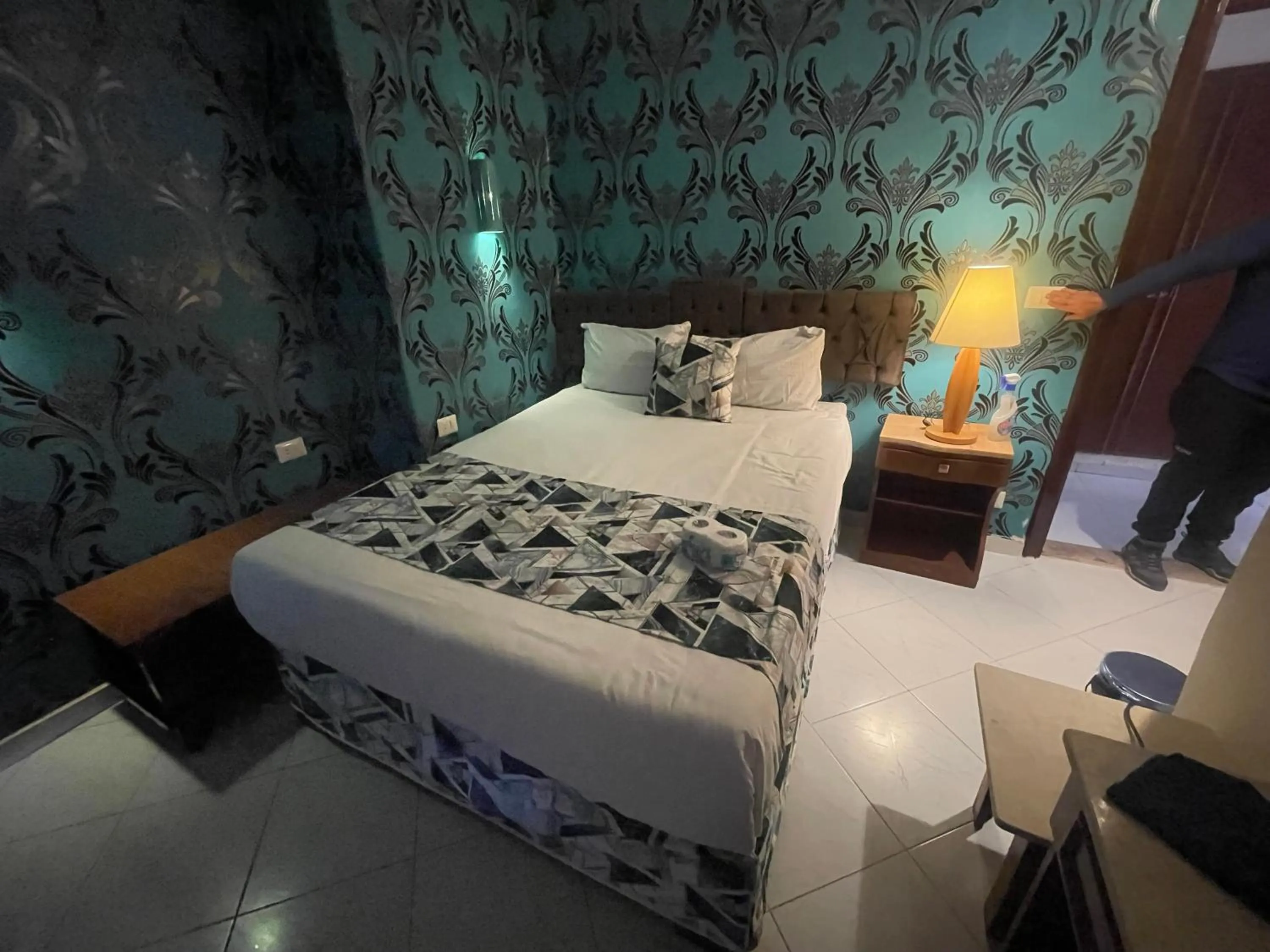 Bedroom, Bed in Golden Sun Hotel - Hurghada